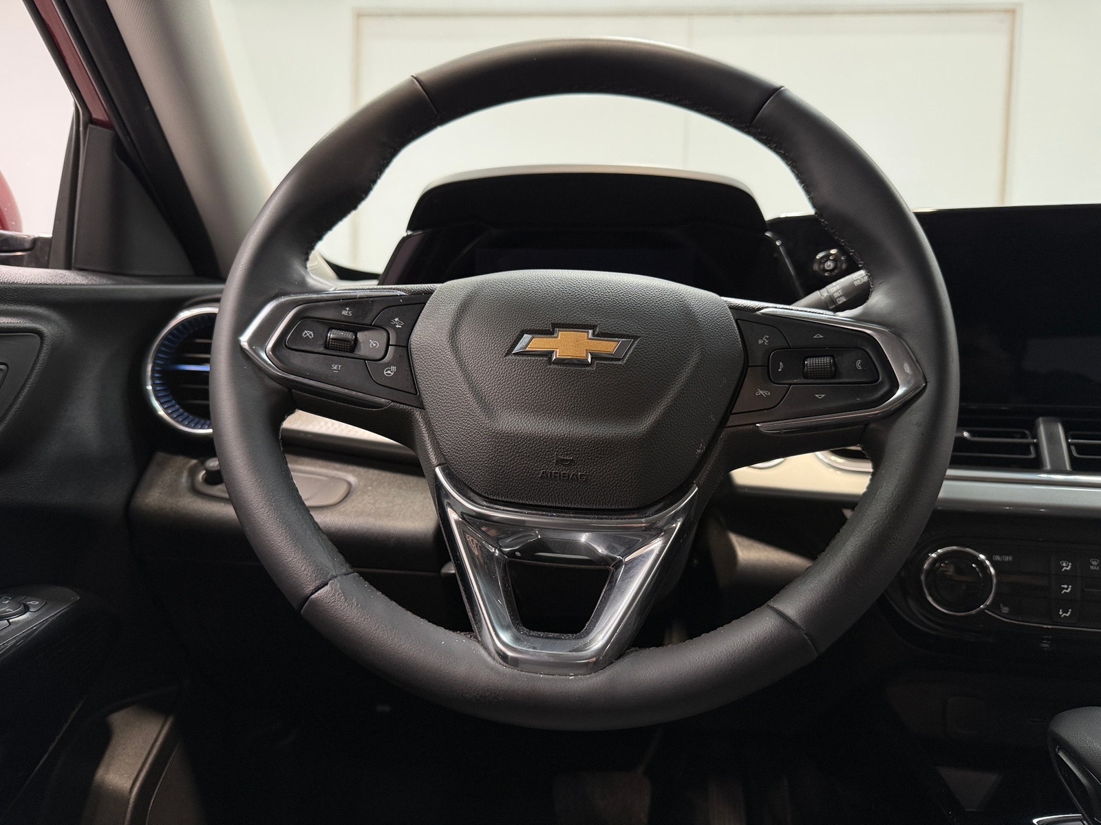 Thumbnail: 2025 Chevrolet Trax - 4
