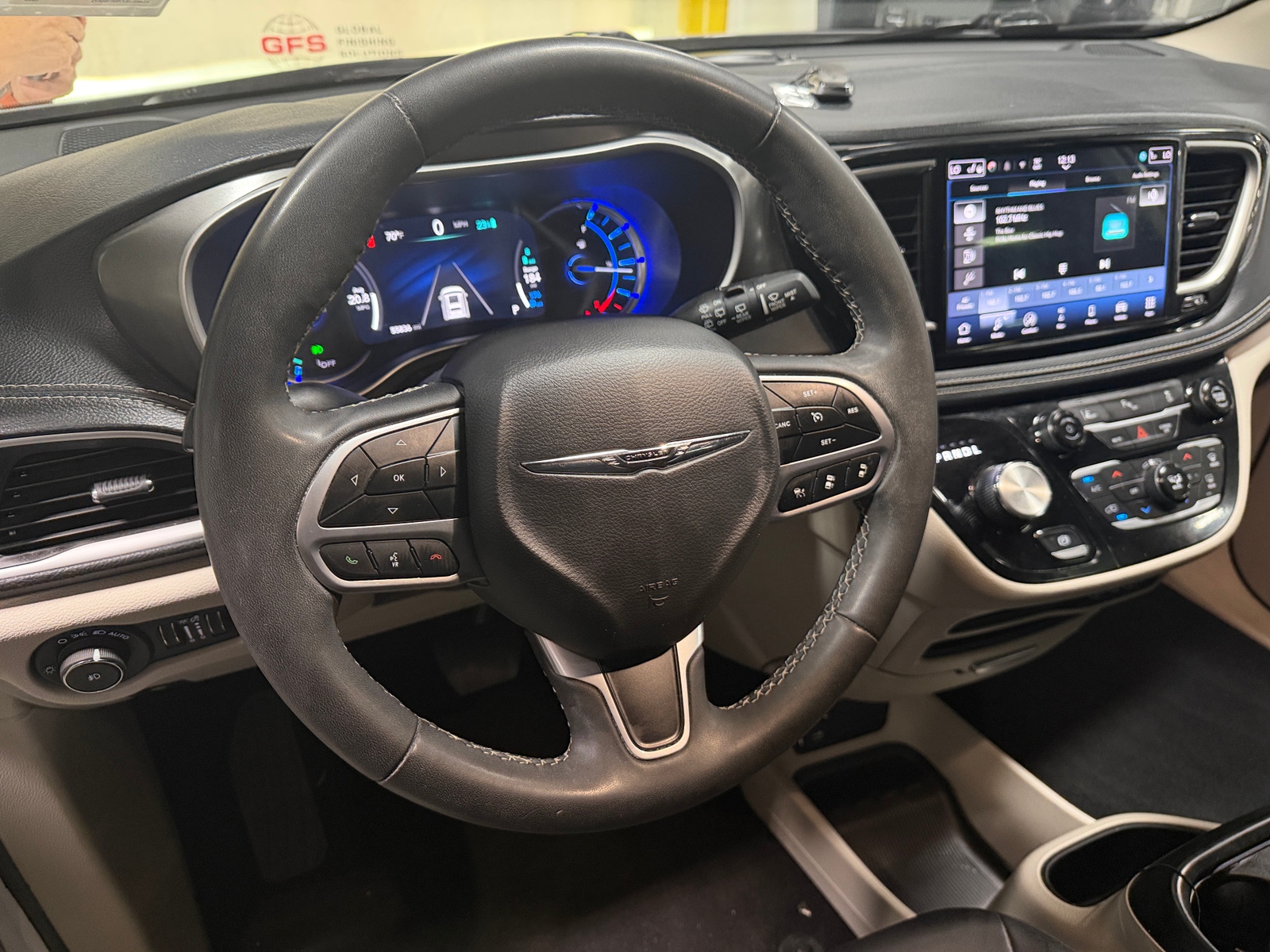 Thumbnail: 2024 Chrysler Pacifica - 4
