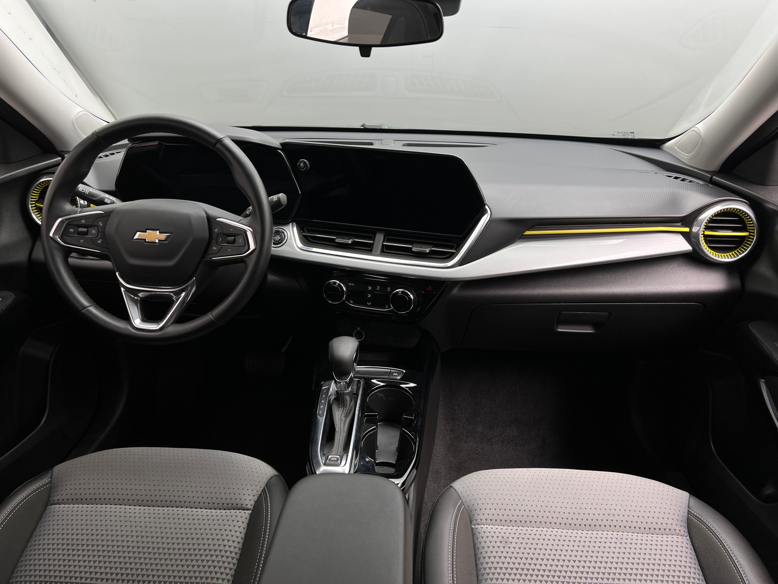 Thumbnail: 2025 Chevrolet Trax - 2