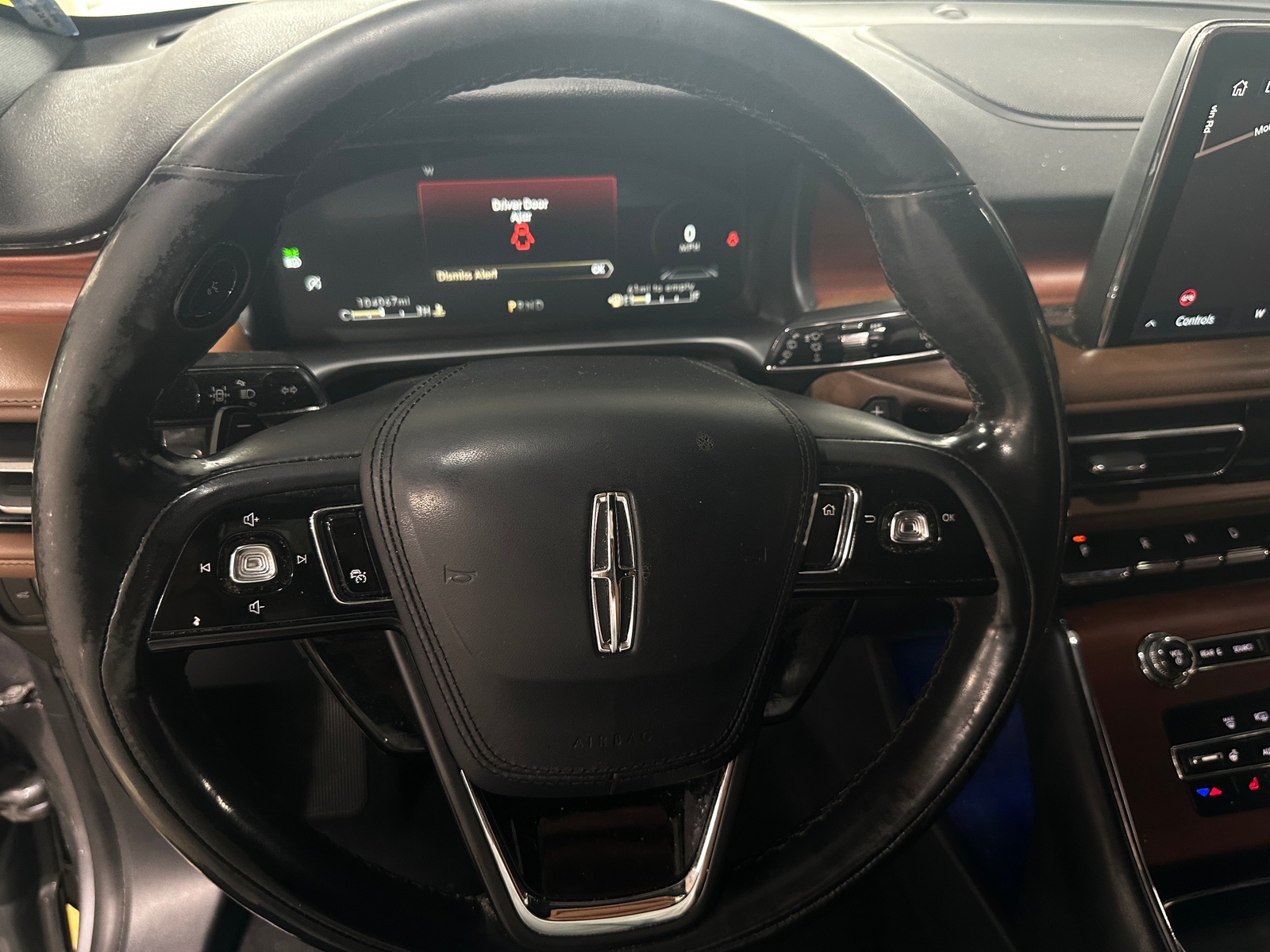 Thumbnail: 2022 Lincoln Aviator - 4