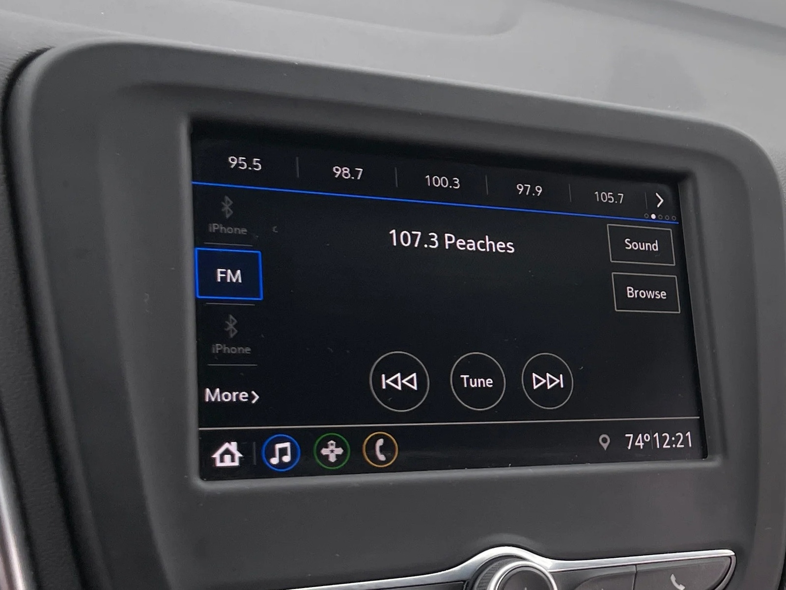 Thumbnail: 2021 Chevrolet Equinox - 4