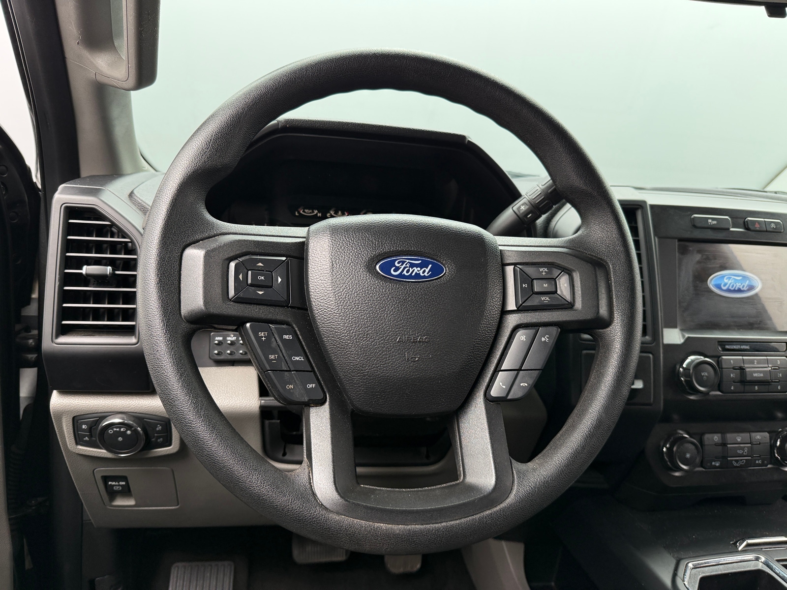 Thumbnail: 2019 Ford Econoline - 5
