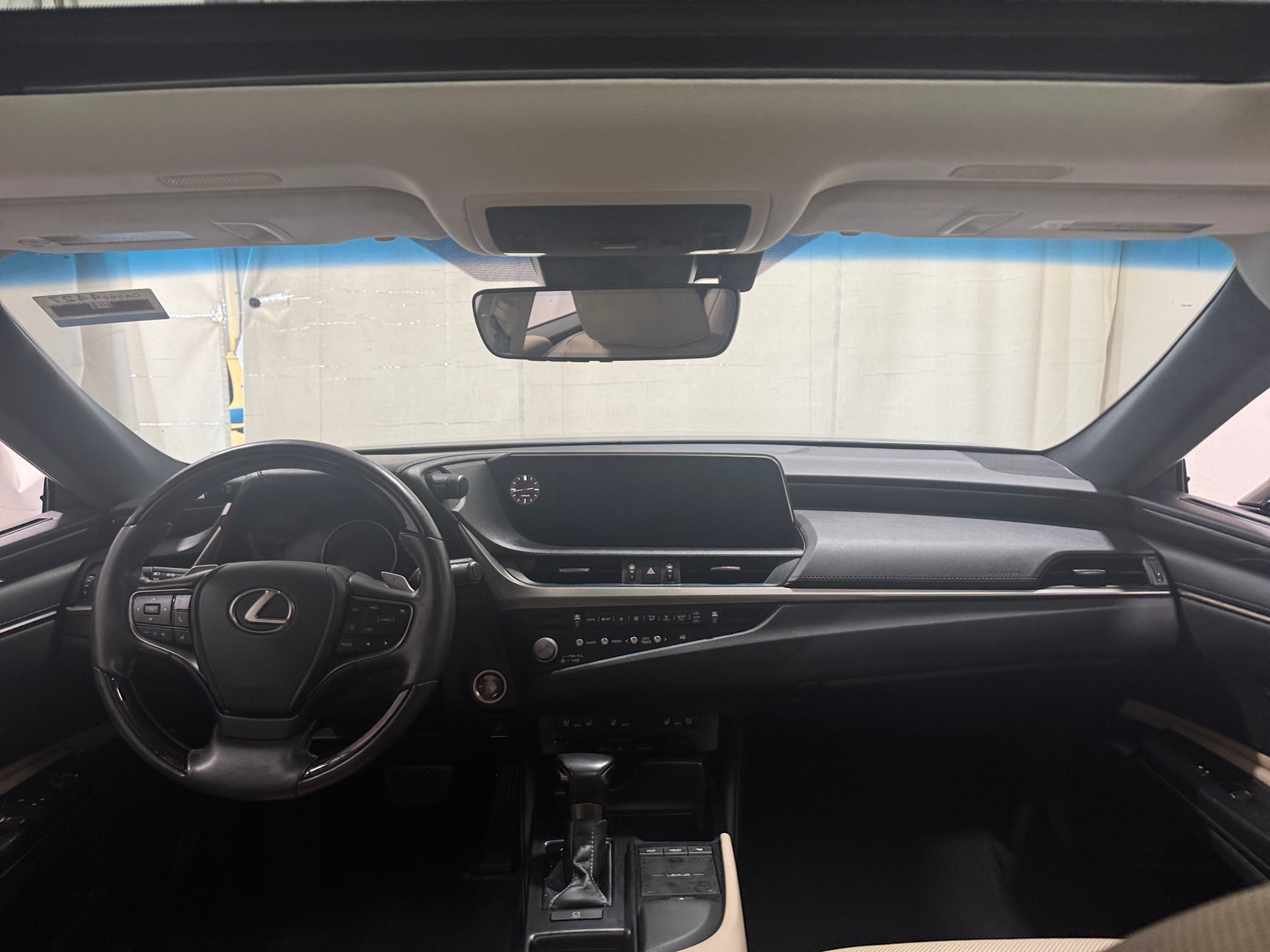 Thumbnail: 2021 Lexus ES - 2