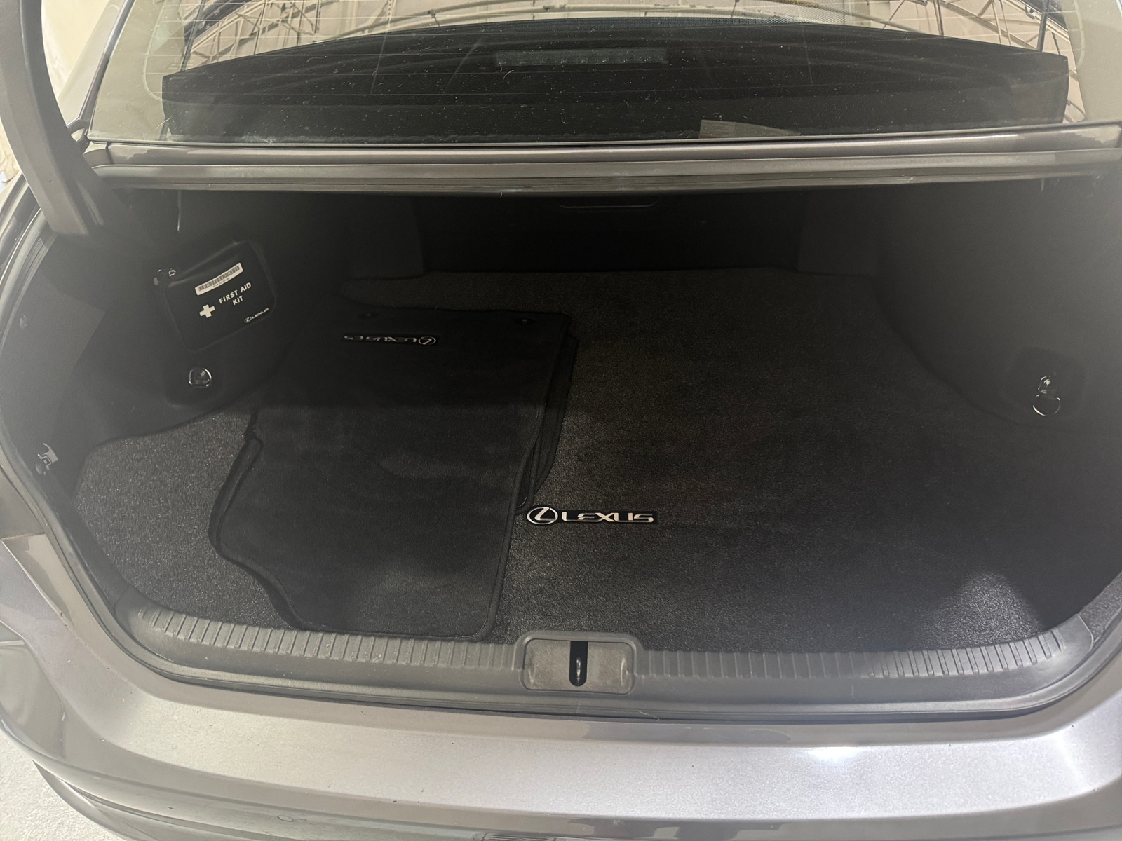 Thumbnail: 2021 Lexus ES - 6