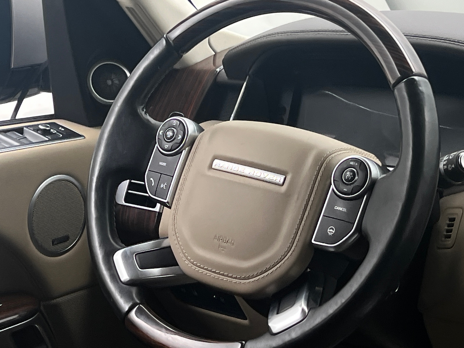 Thumbnail: 2016 Land Rover Range Rover - 4