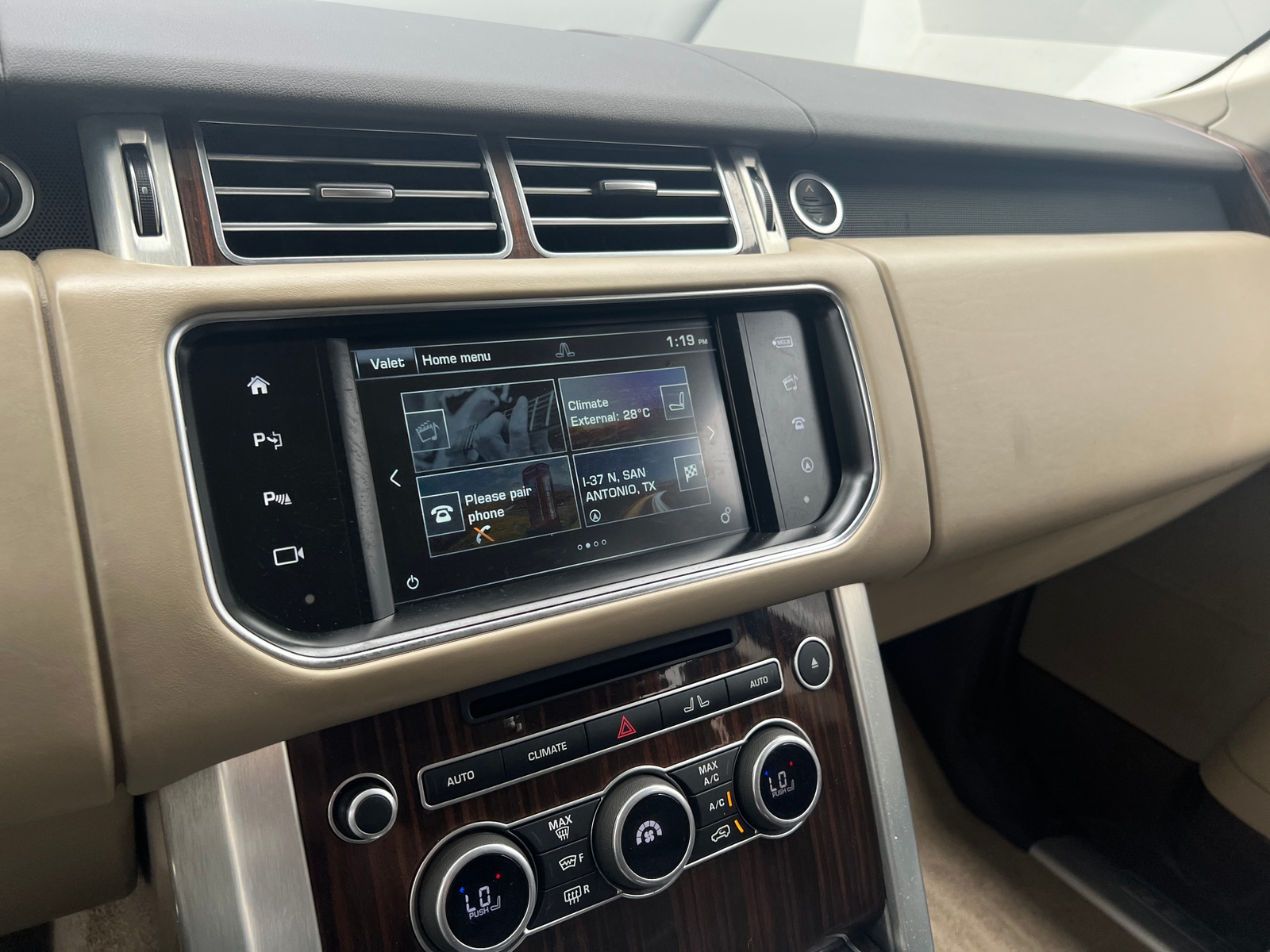 Thumbnail: 2016 Land Rover Range Rover - 3