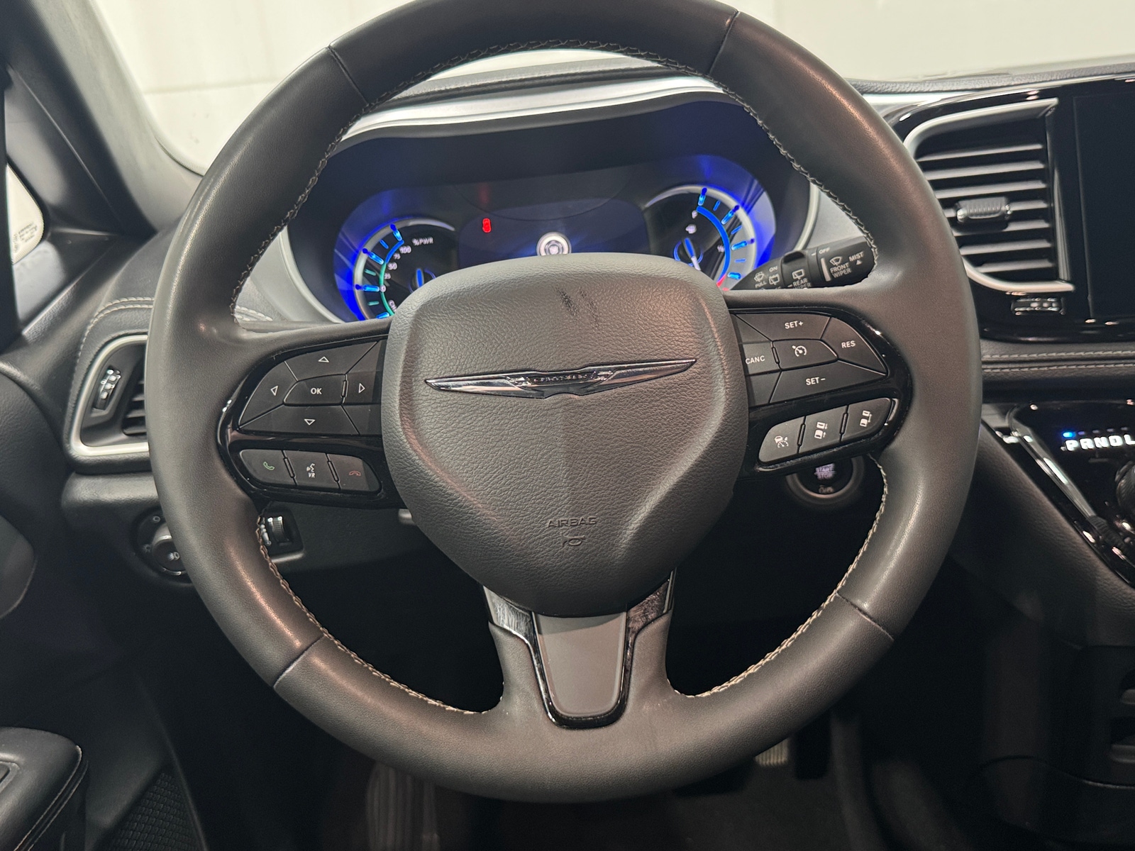 Thumbnail: 2024 Chrysler Pacifica - 4