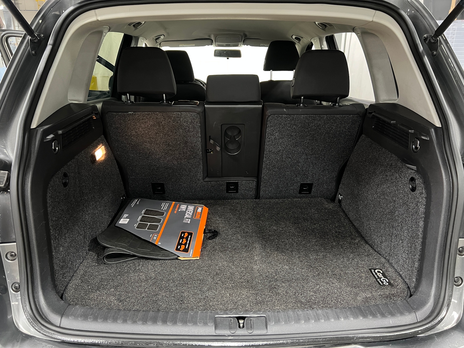 Thumbnail: 2013 Volkswagen Tiguan - 7