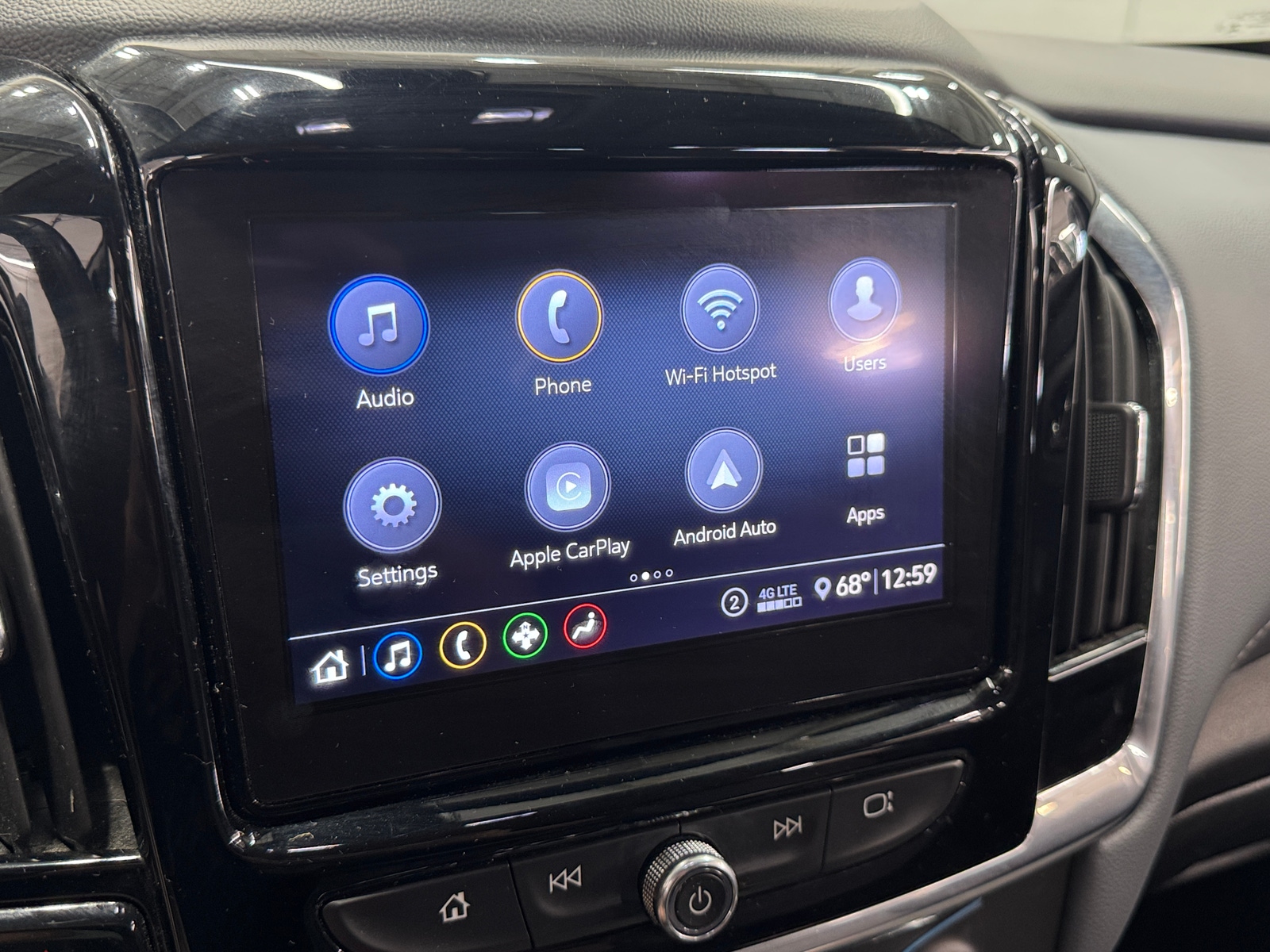 Thumbnail: 2020 Chevrolet Traverse - 4