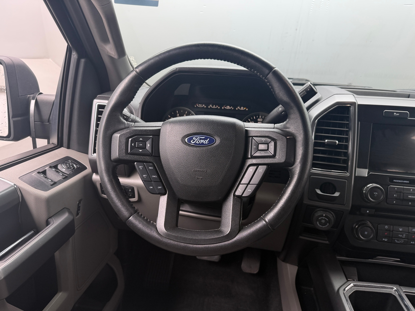 Thumbnail: 2018 Ford Econoline - 5