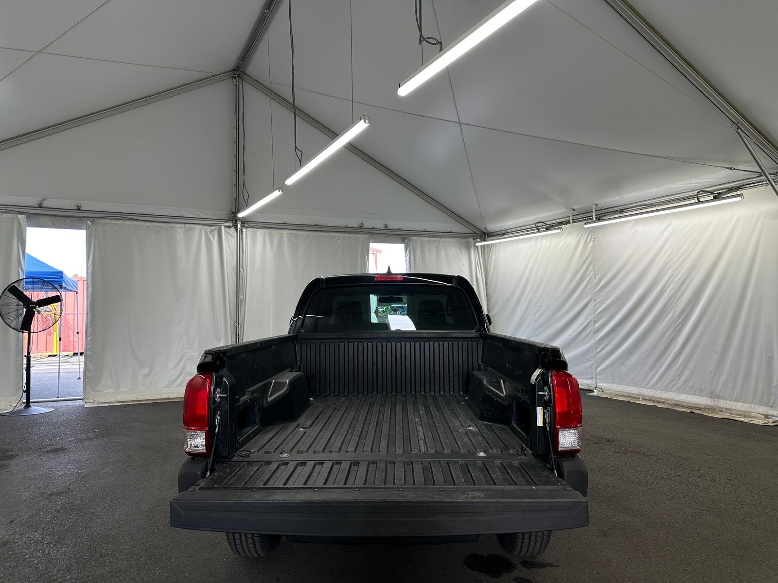 Thumbnail: 2017 Toyota Tacoma - 6