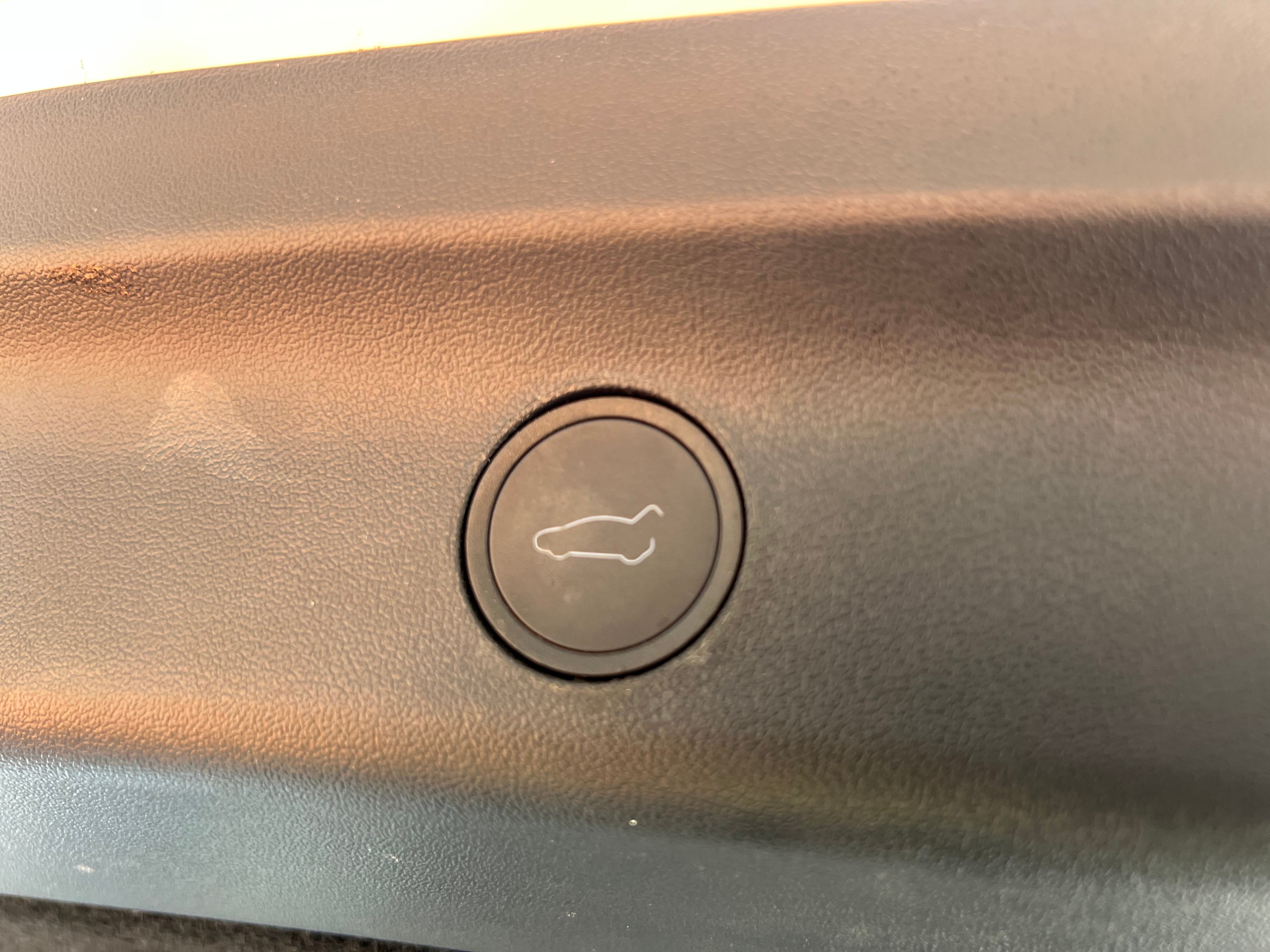 Used 2024 Tesla Model Y Long Range with VIN 7SAYGDED3RF047235 for sale in Auburn, WA