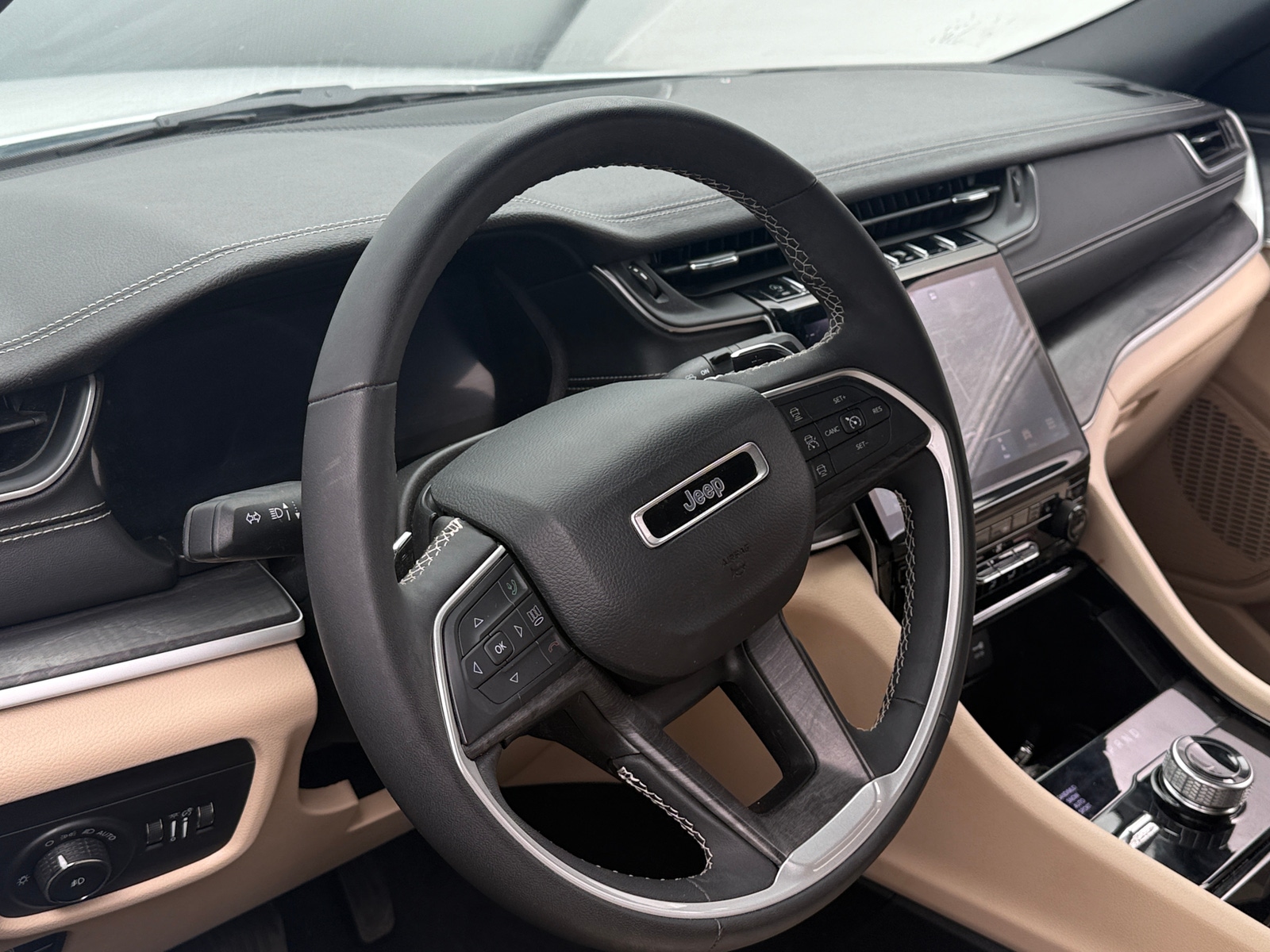 Thumbnail: 2023 Jeep Grand Cherokee L - 4