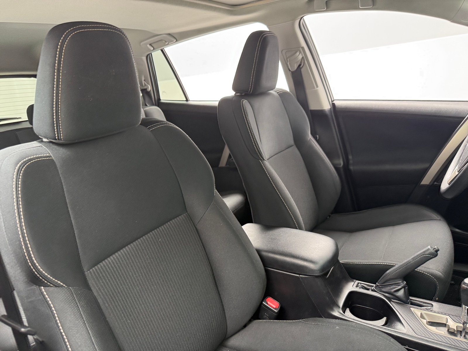Thumbnail: 2015 Toyota RAV4 - 2
