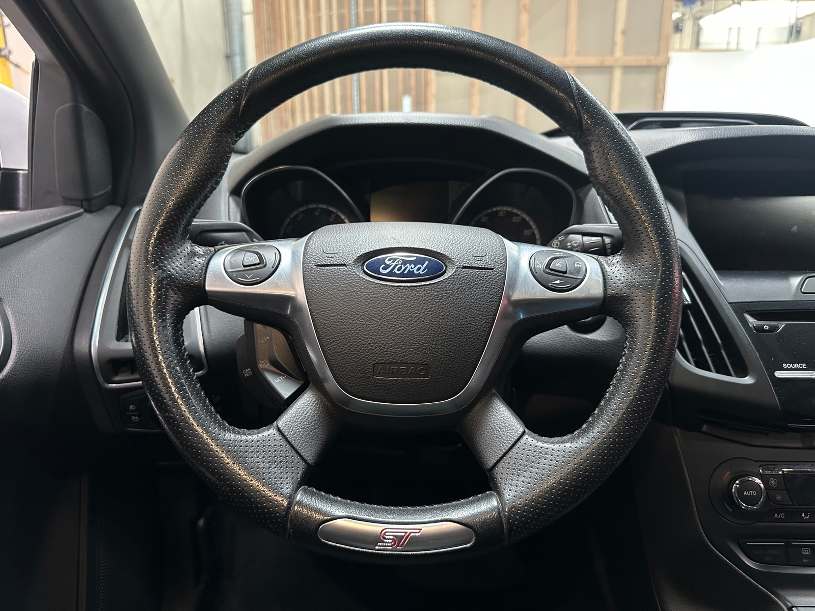 Thumbnail: 2014 Ford Focus - 4