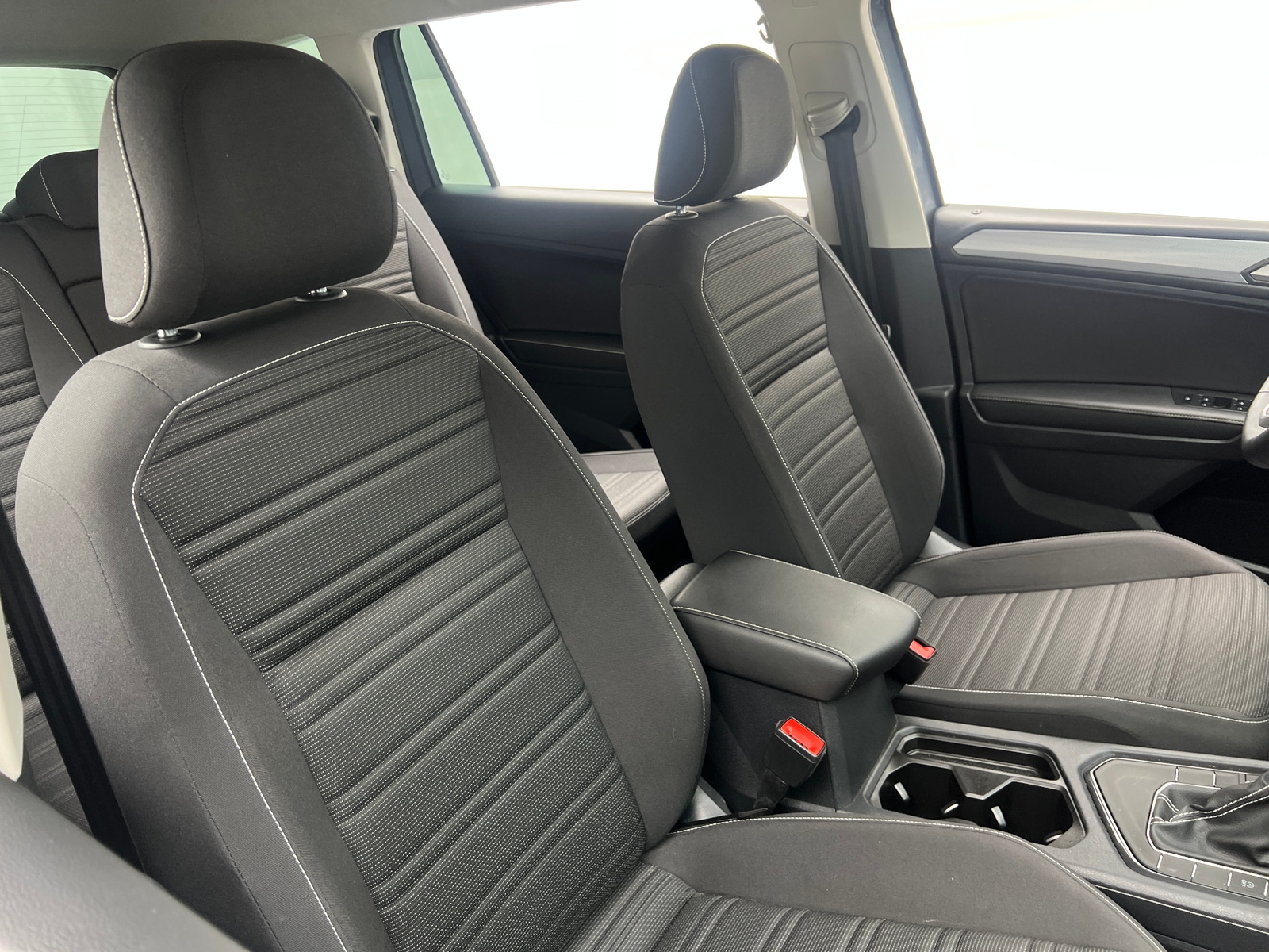 Thumbnail: 2023 Volkswagen Tiguan - 2