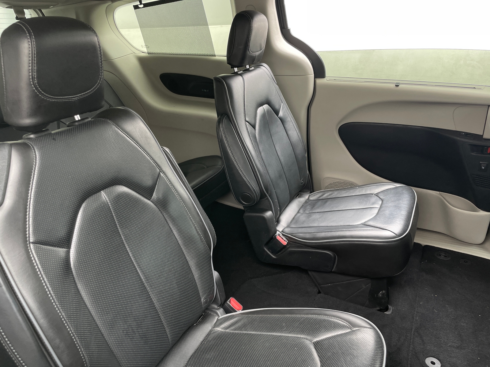 Thumbnail: 2020 Chrysler Pacifica - 5