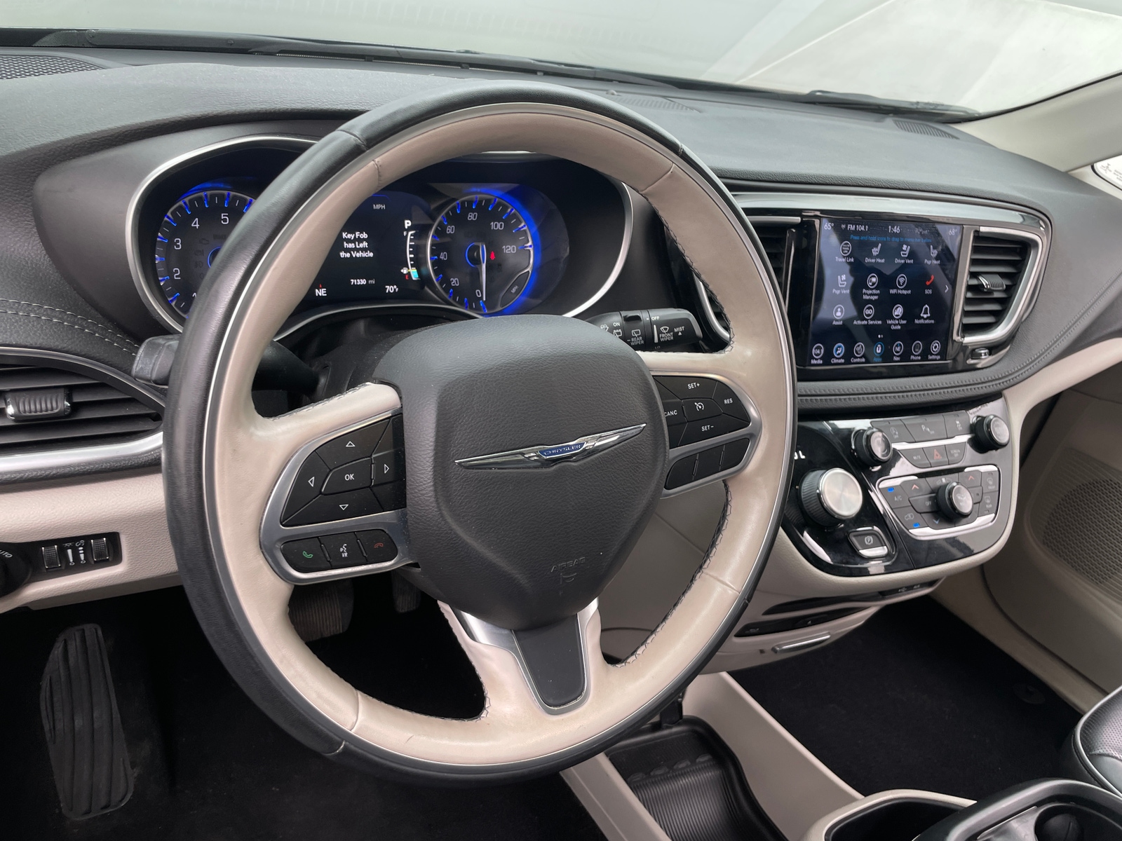 Thumbnail: 2020 Chrysler Pacifica - 4