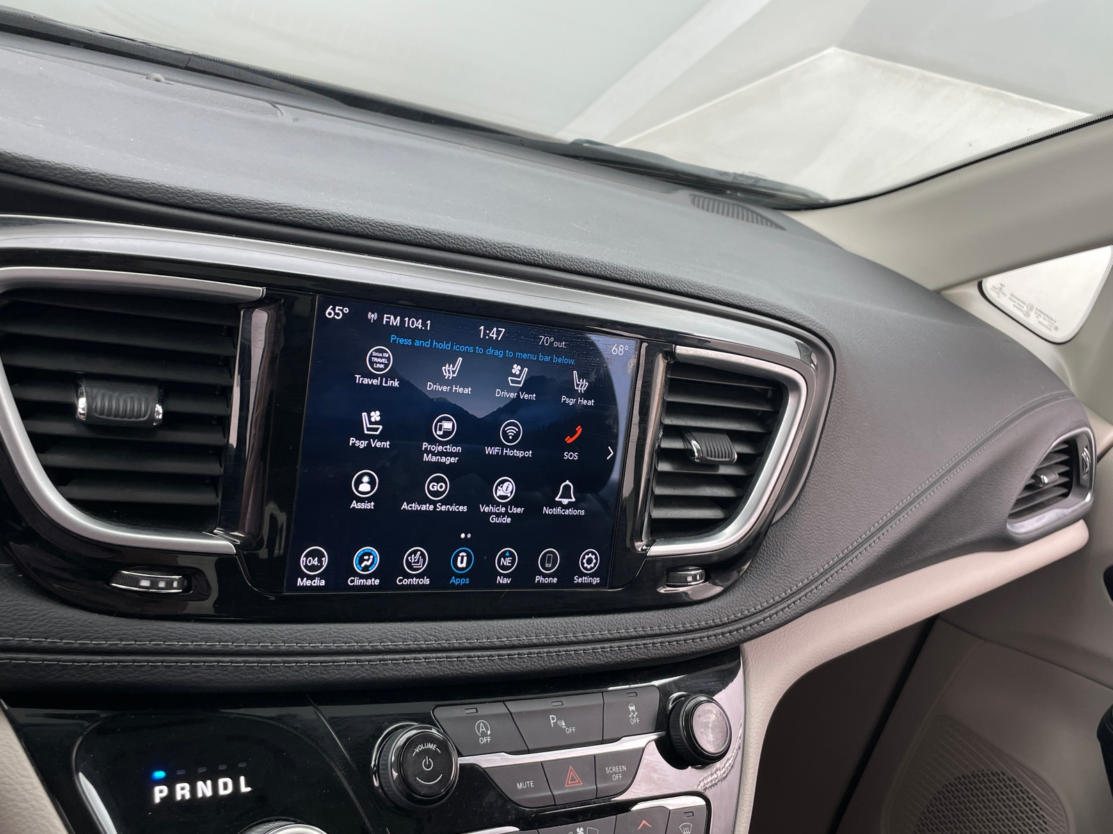 Thumbnail: 2020 Chrysler Pacifica - 3