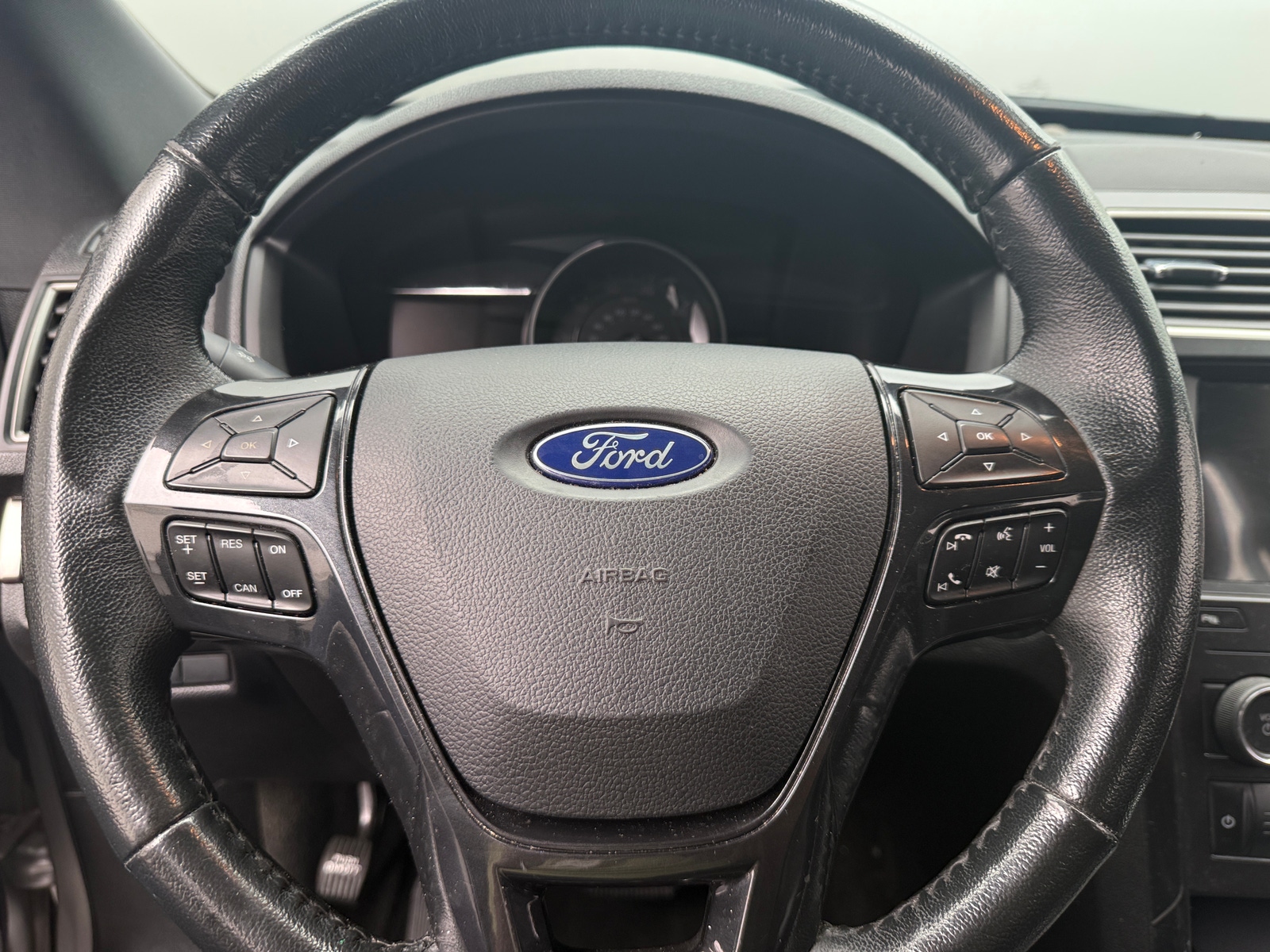 Thumbnail: 2018 Ford Explorer - 5