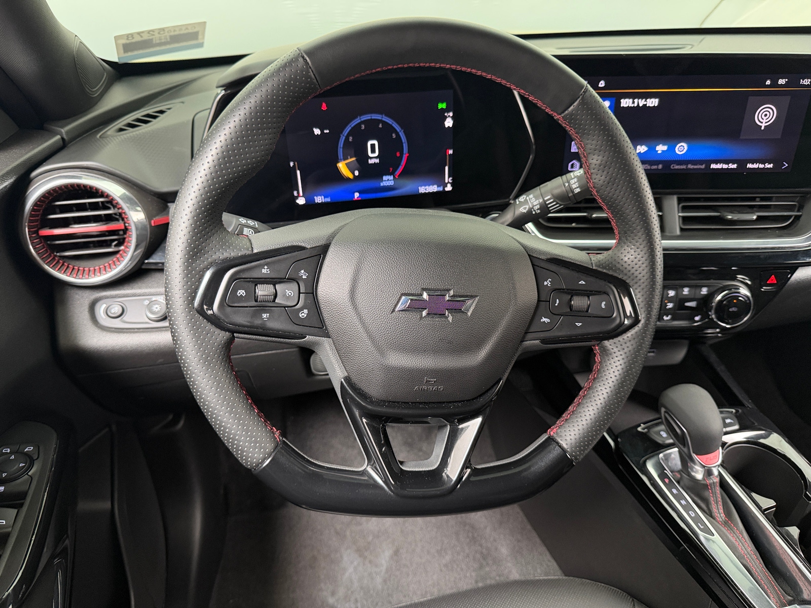 Thumbnail: 2025 Chevrolet Trax - 4