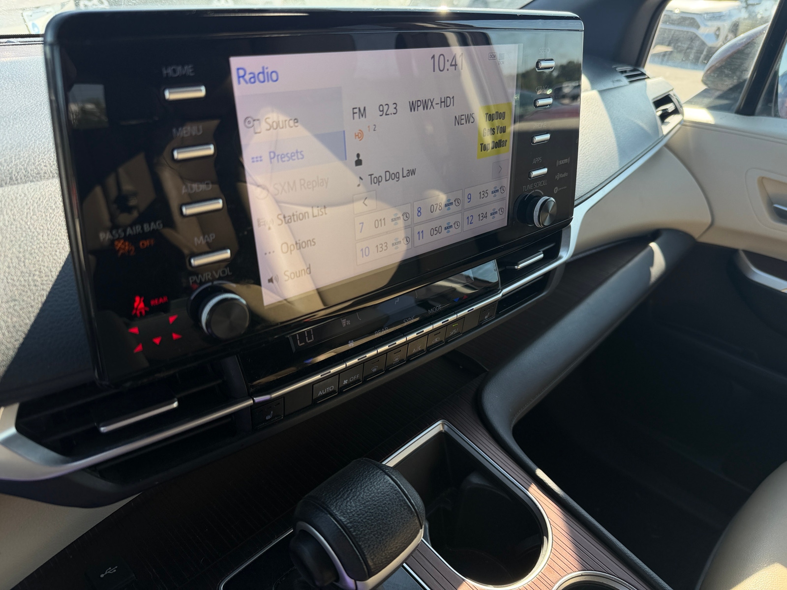 Thumbnail: 2021 Toyota Sienna - 3