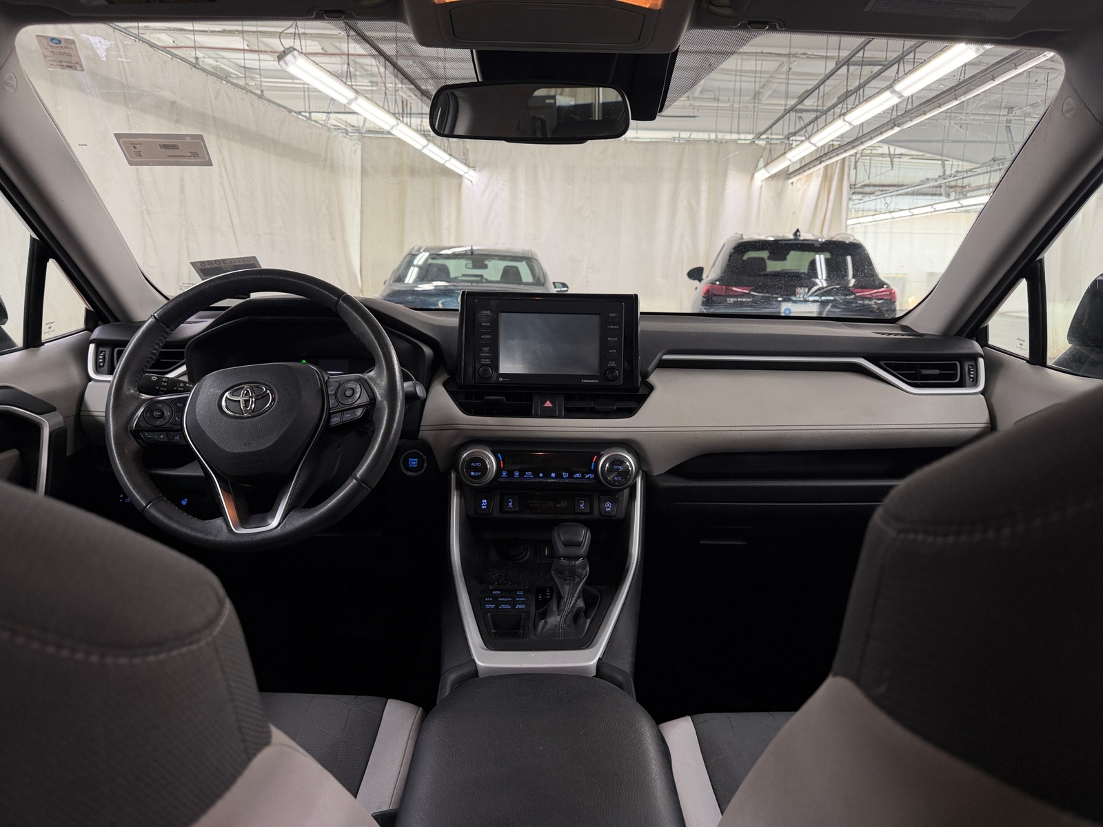 Thumbnail: 2021 Toyota RAV4 - 3