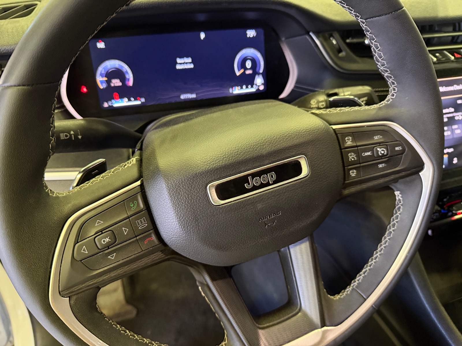 Thumbnail: 2024 Jeep Grand Cherokee L - 4
