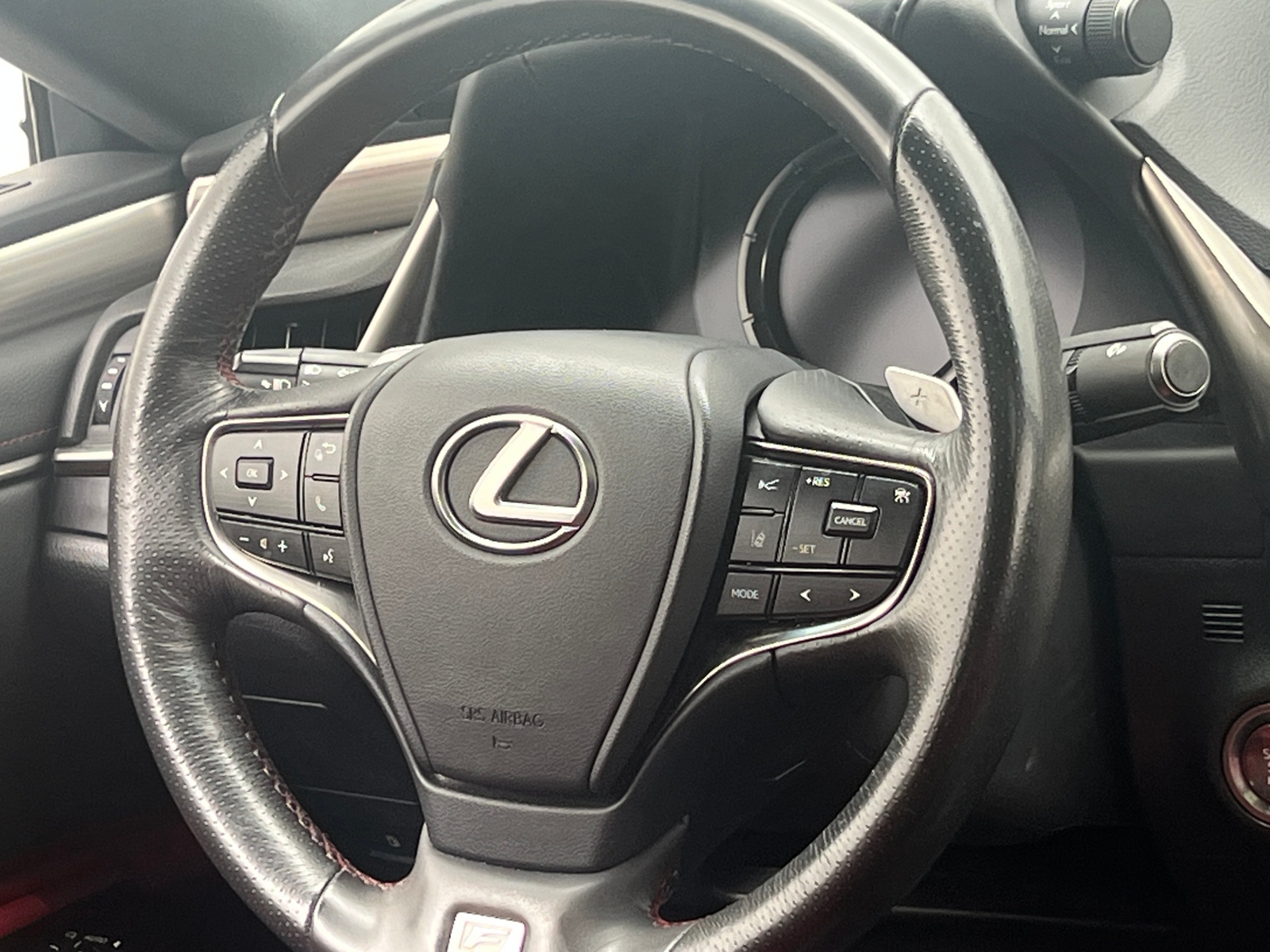 Thumbnail: 2021 Lexus ES - 4