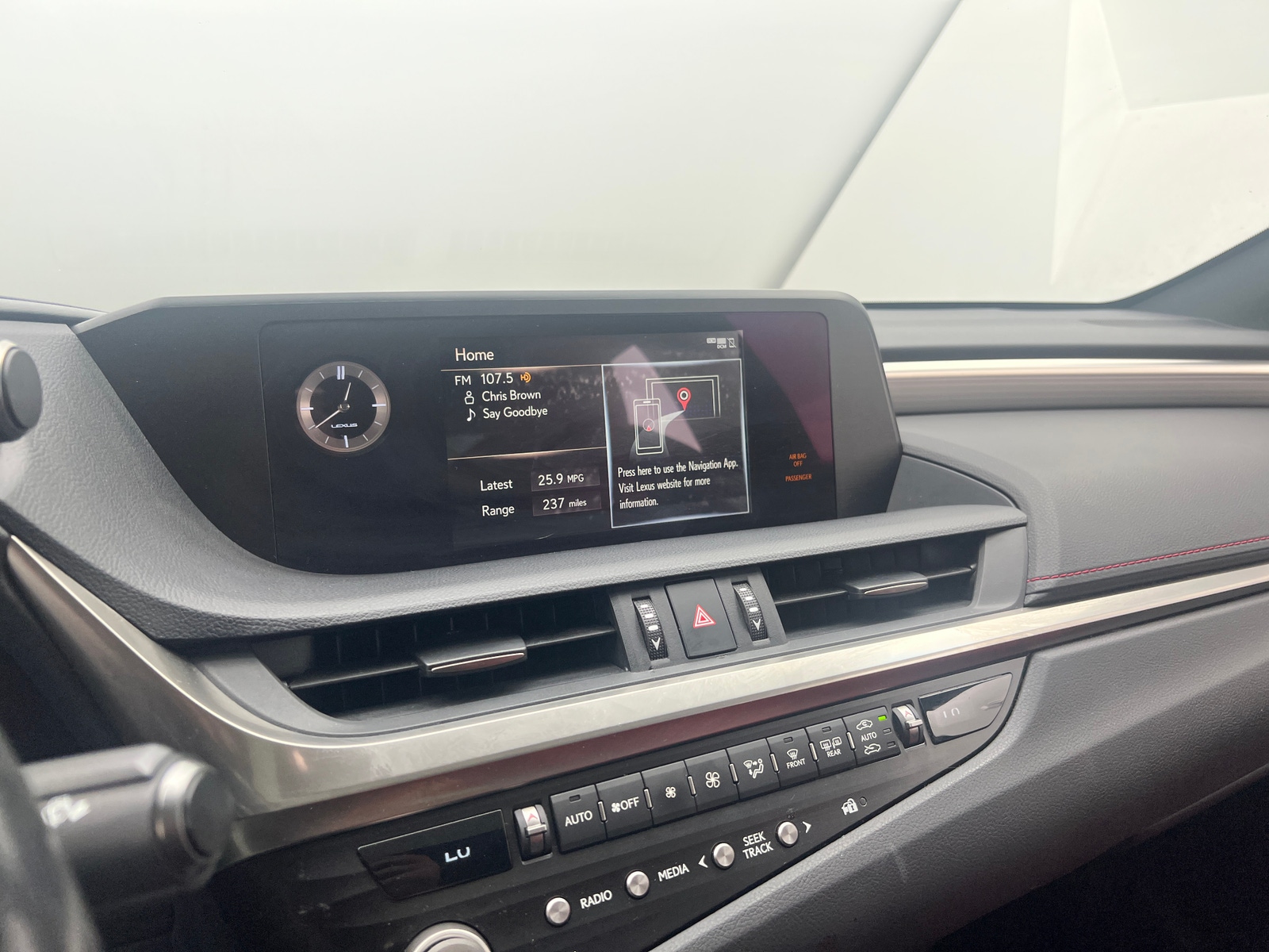 Thumbnail: 2021 Lexus ES - 3