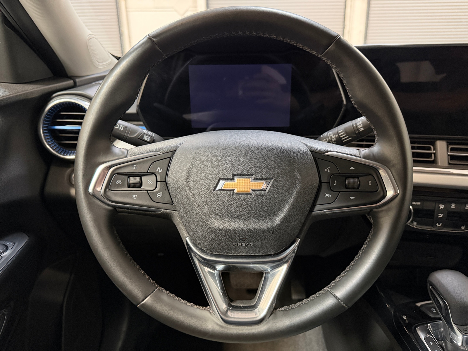 Thumbnail: 2025 Chevrolet Trax - 4