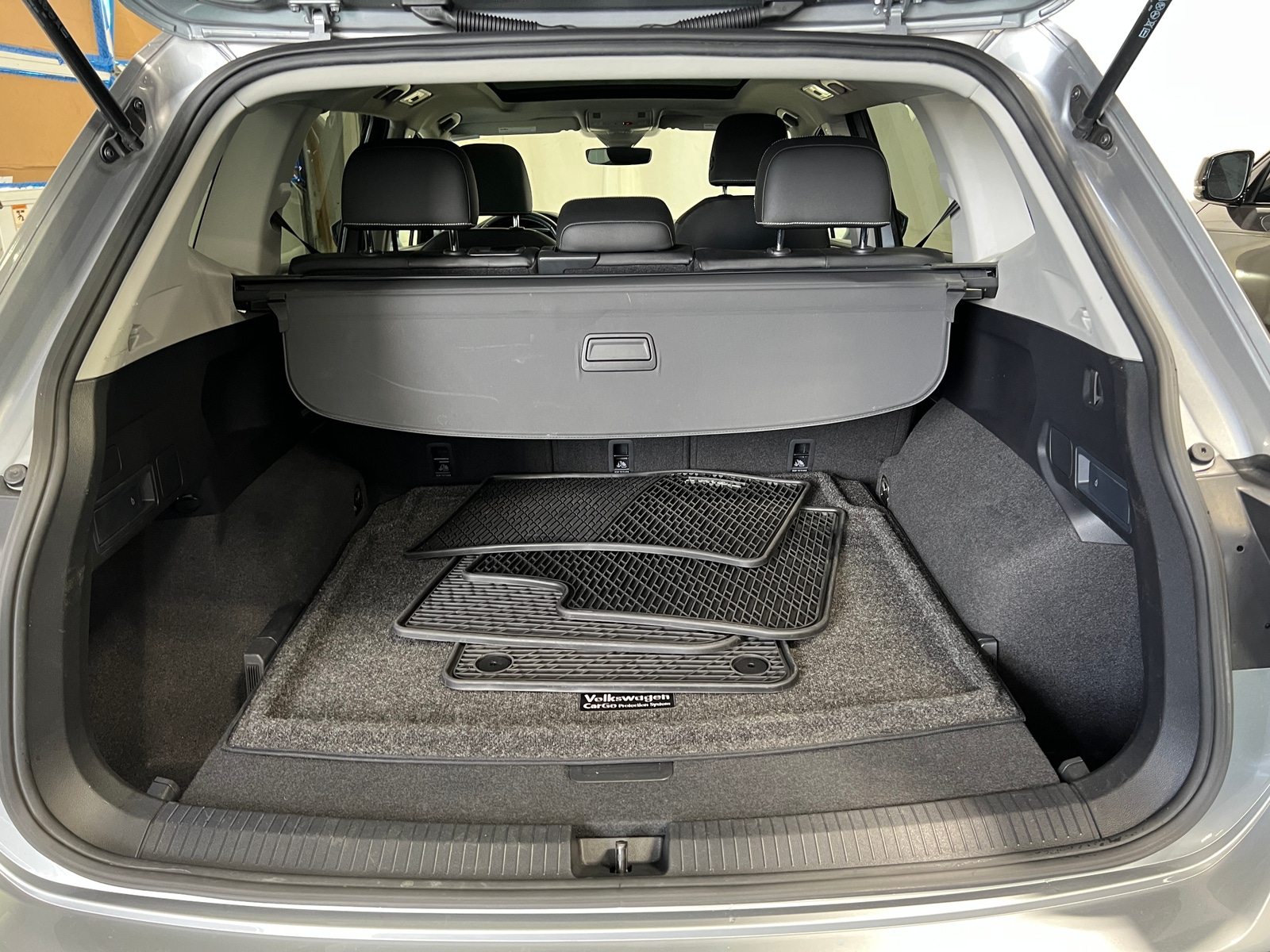 Thumbnail: 2023 Volkswagen Tiguan - 7