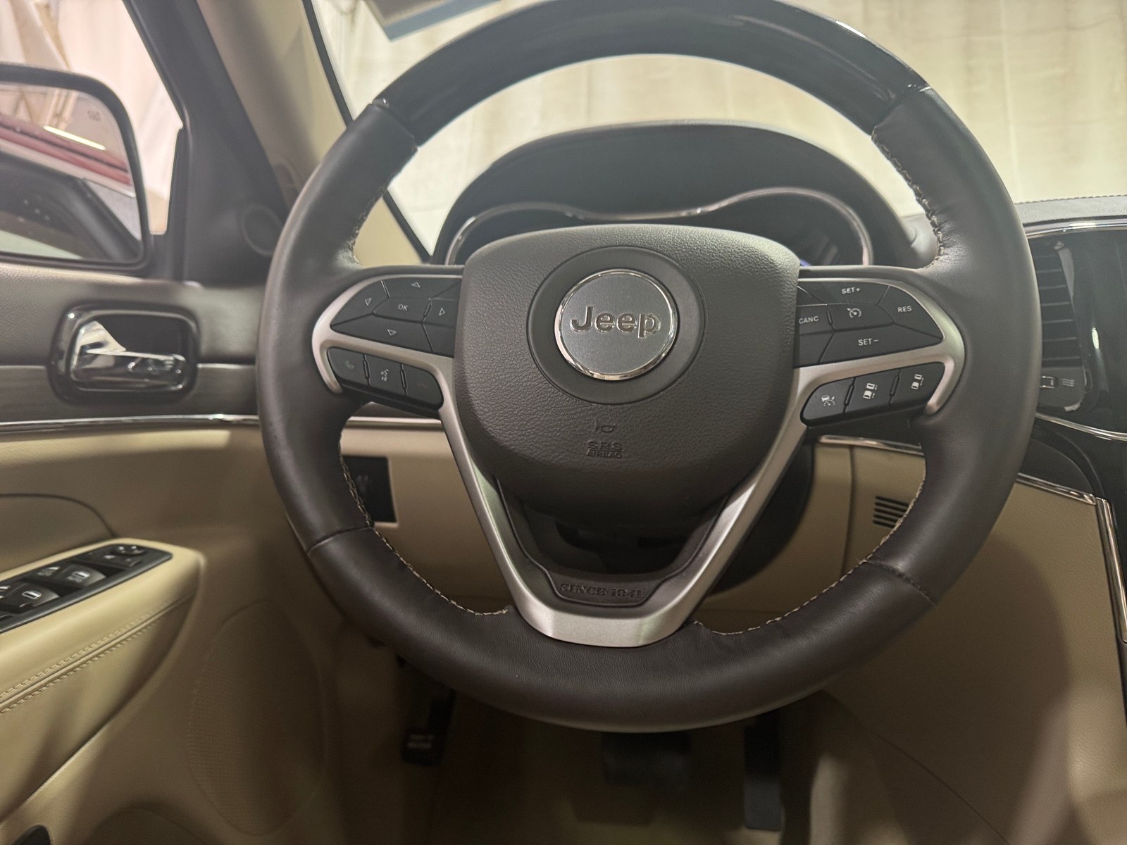 Thumbnail: 2020 Jeep Grand Cherokee - 4