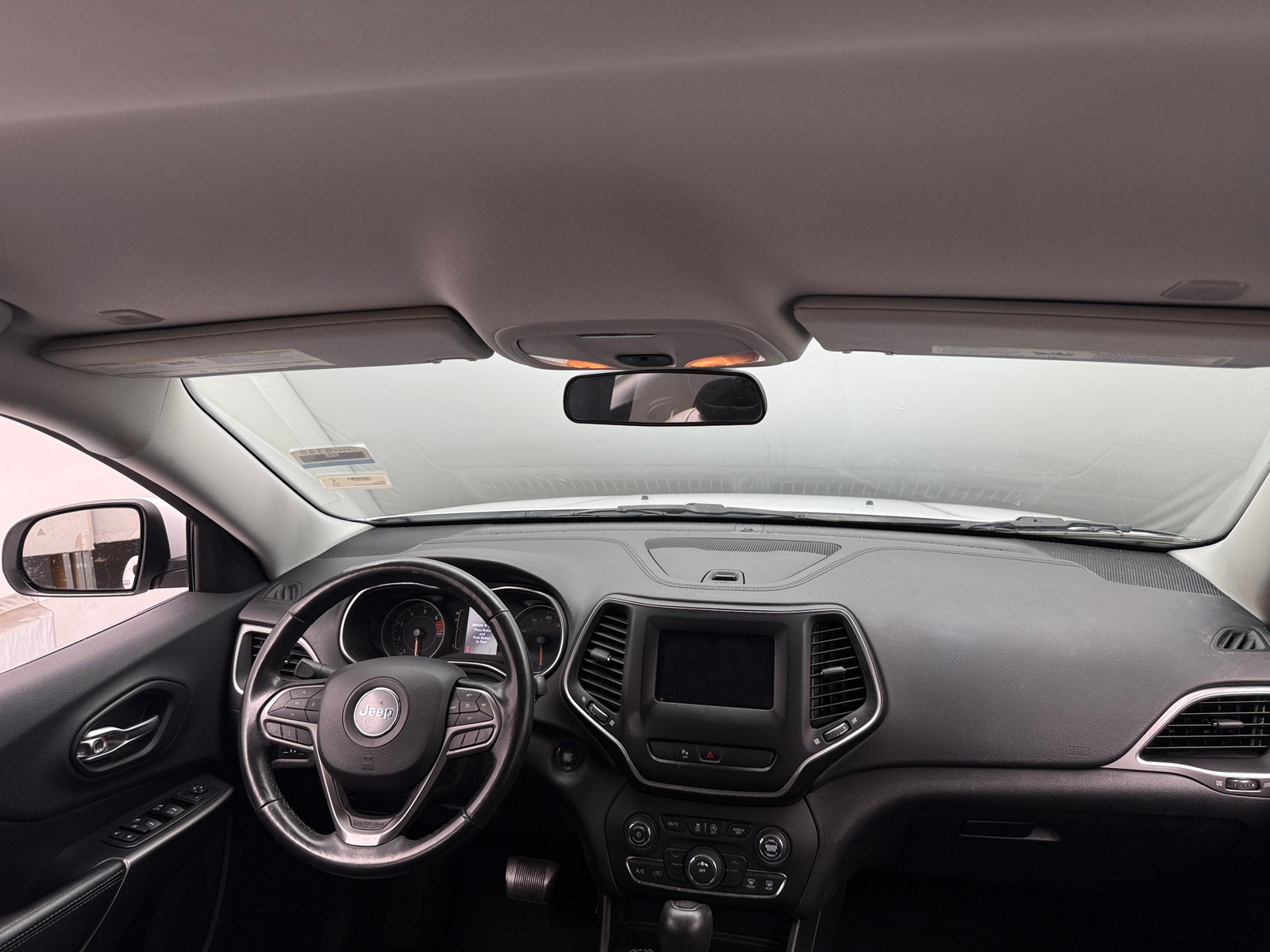 Thumbnail: 2019 Jeep Cherokee - 3