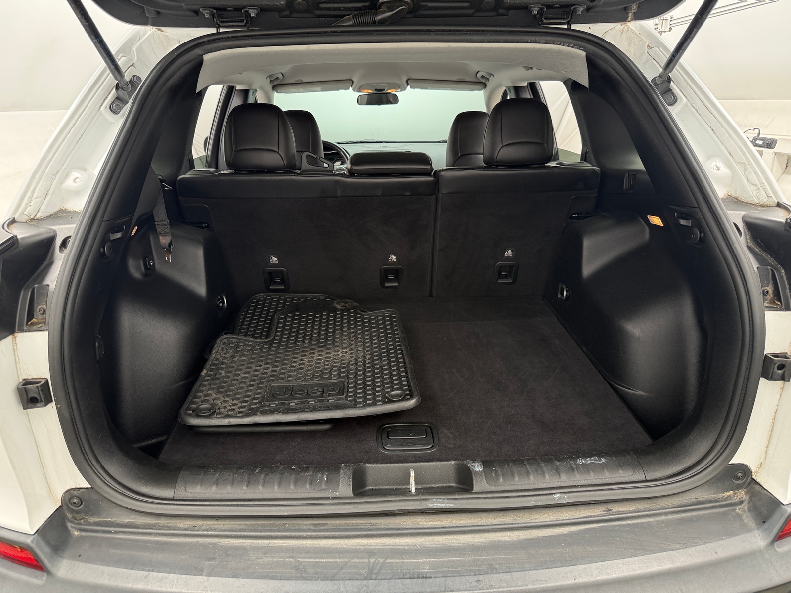 Thumbnail: 2019 Jeep Cherokee - 7