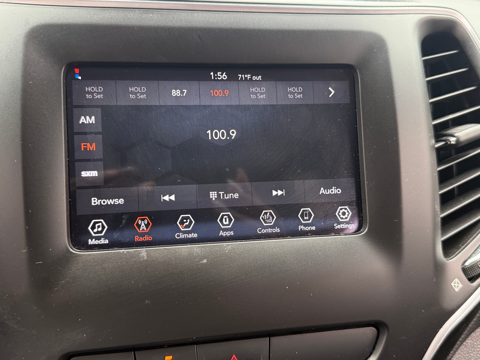 Thumbnail: 2019 Jeep Cherokee - 4