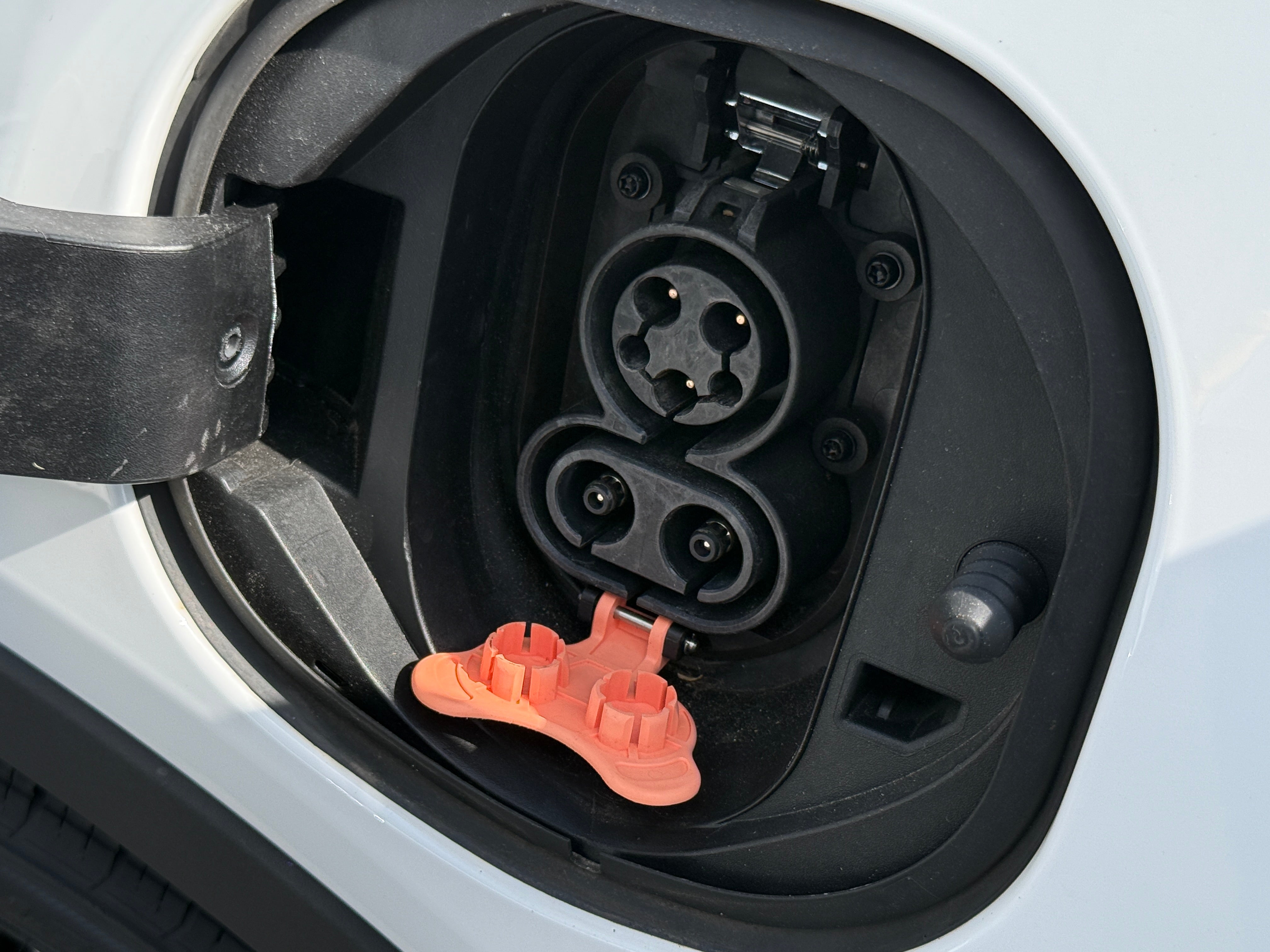 Used 2020 Chevrolet Bolt EV Premier with VIN 1G1FZ6S05L4120821 for sale in Oak Creek, WI