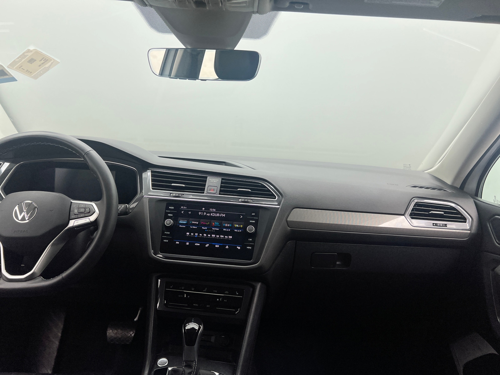 Thumbnail: 2022 Volkswagen Tiguan - 2