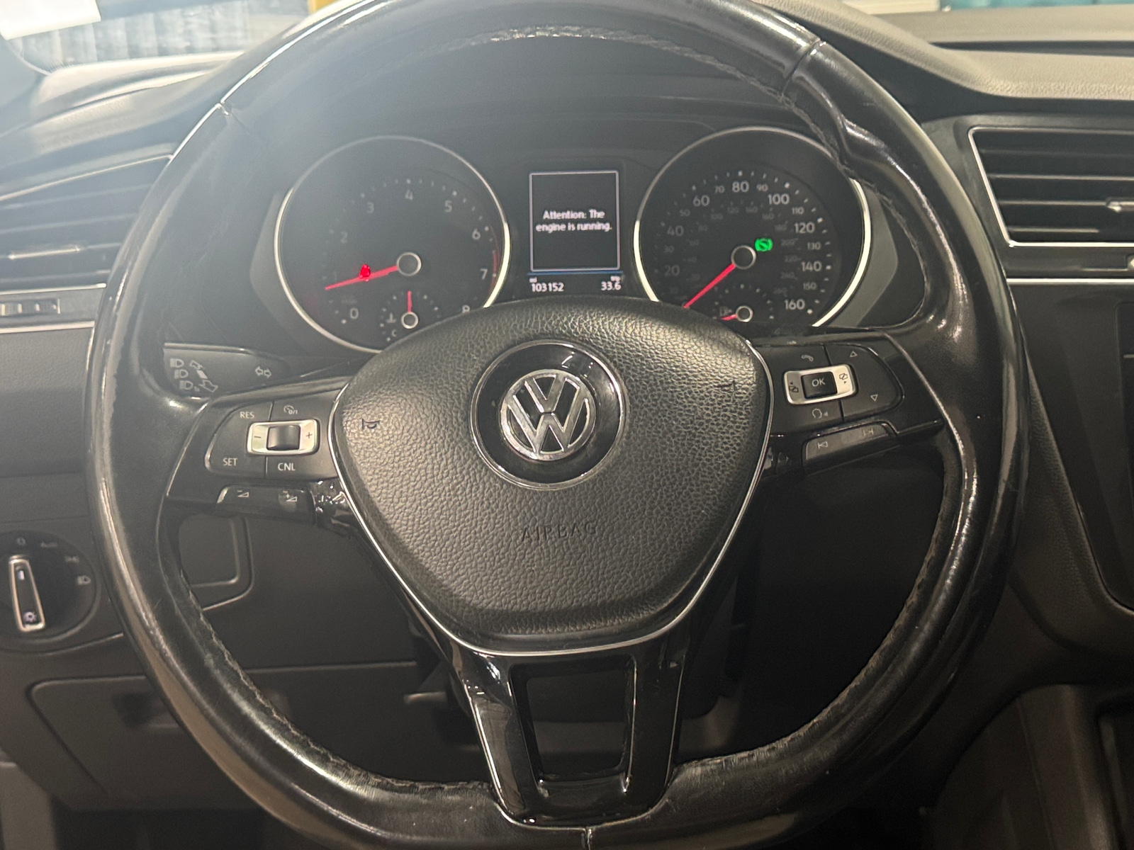 Thumbnail: 2018 Volkswagen Tiguan - 4