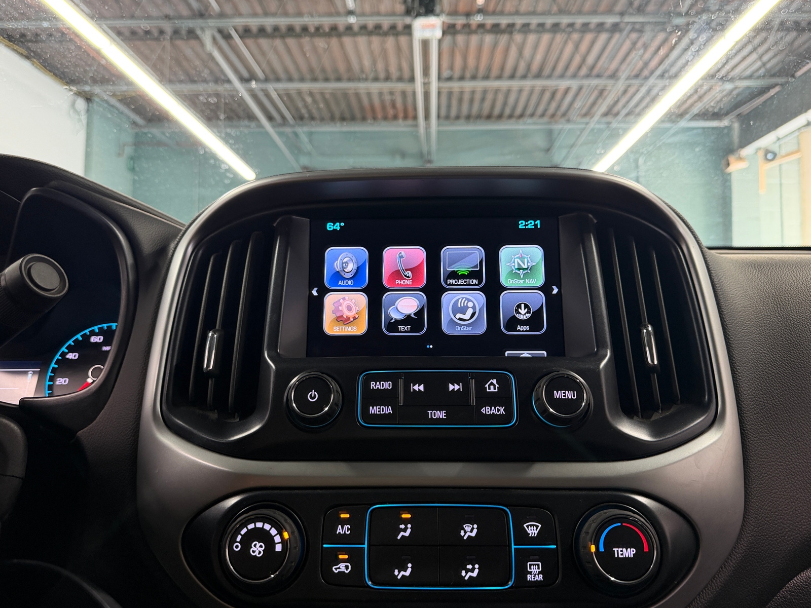 Thumbnail: 2017 Chevrolet Colorado - 4