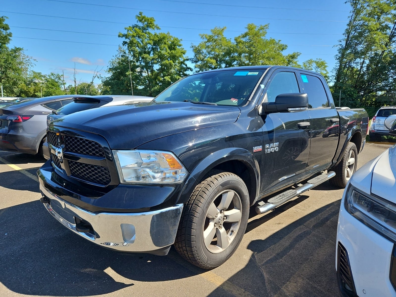 2014 Ram 1500 4WD Crew Cab 140.5" Outdoorsman