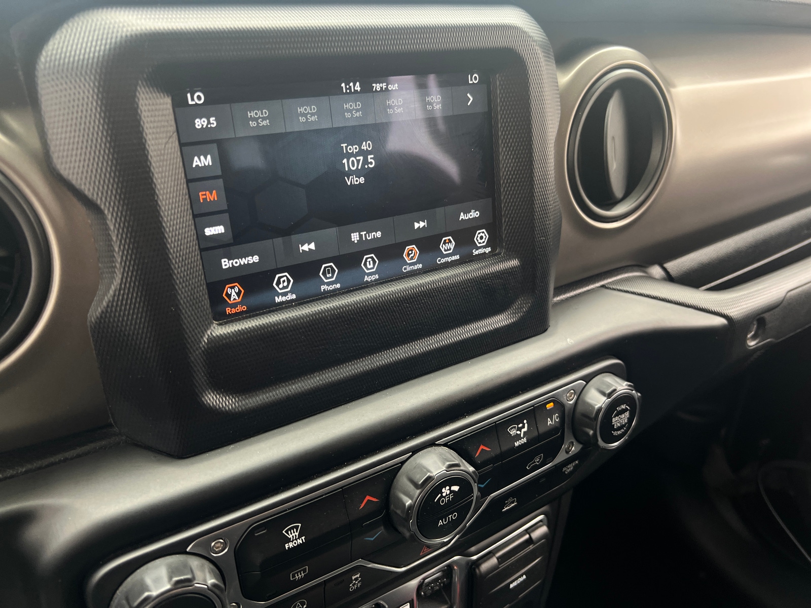 Thumbnail: 2020 Jeep Gladiator - 4
