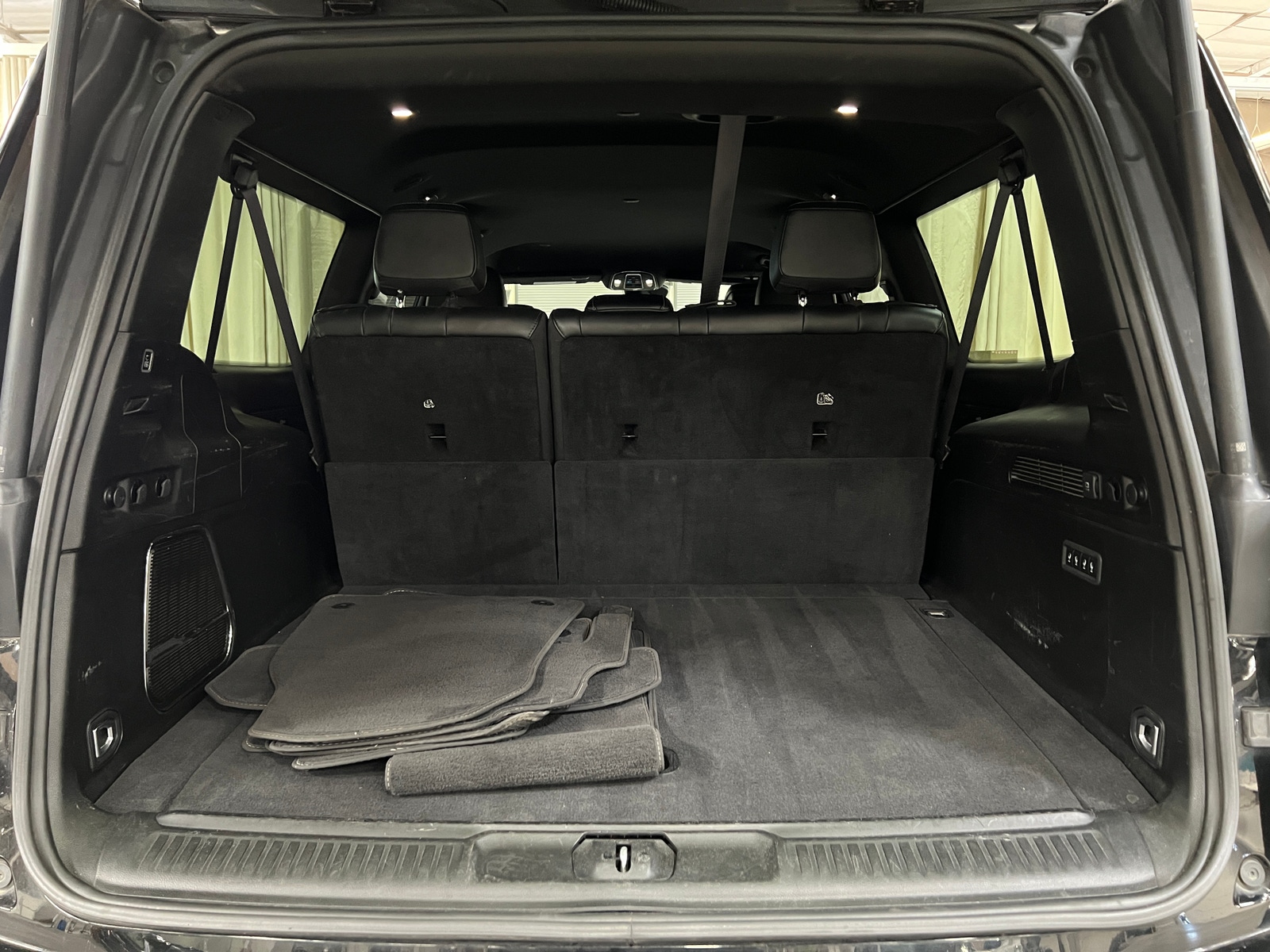 Thumbnail: 2023 Jeep Wagoneer - 6