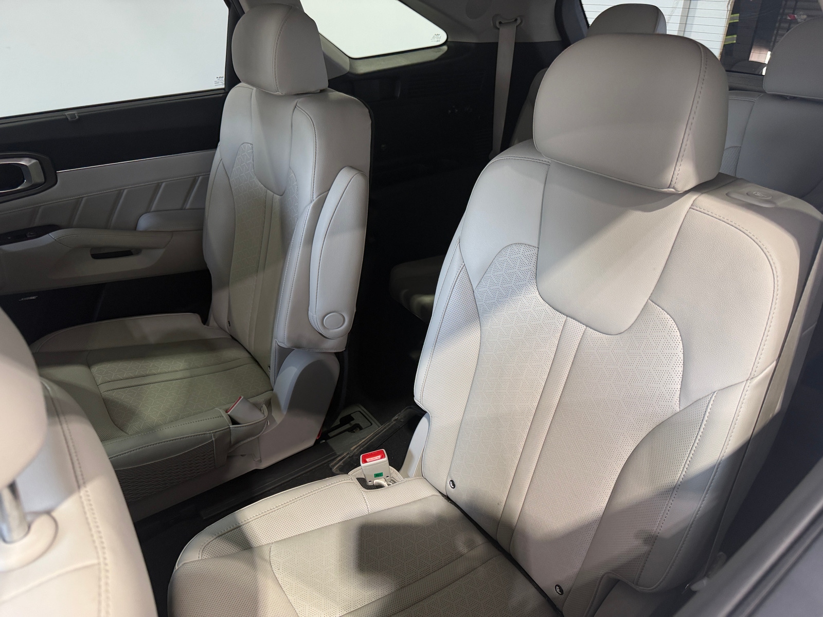 Thumbnail: 2023 Kia Sorento - 5