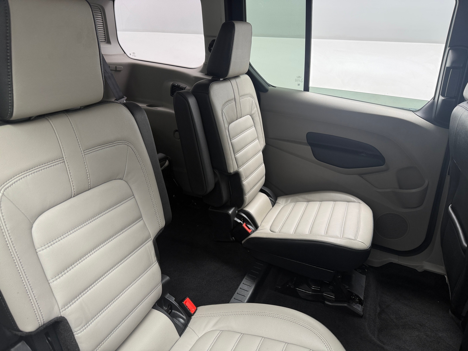 Thumbnail: 2022 Ford Transit Series - 5