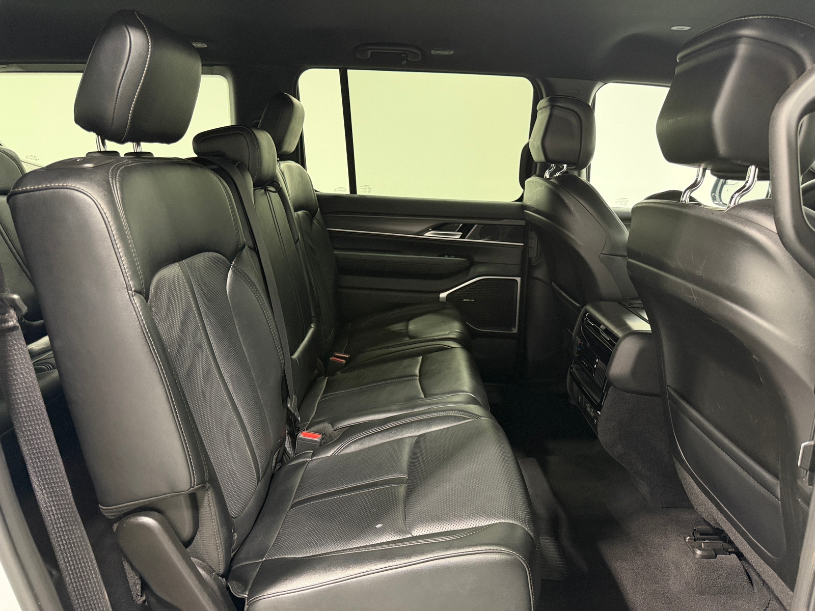 Thumbnail: 2024 Jeep Wagoneer - 5