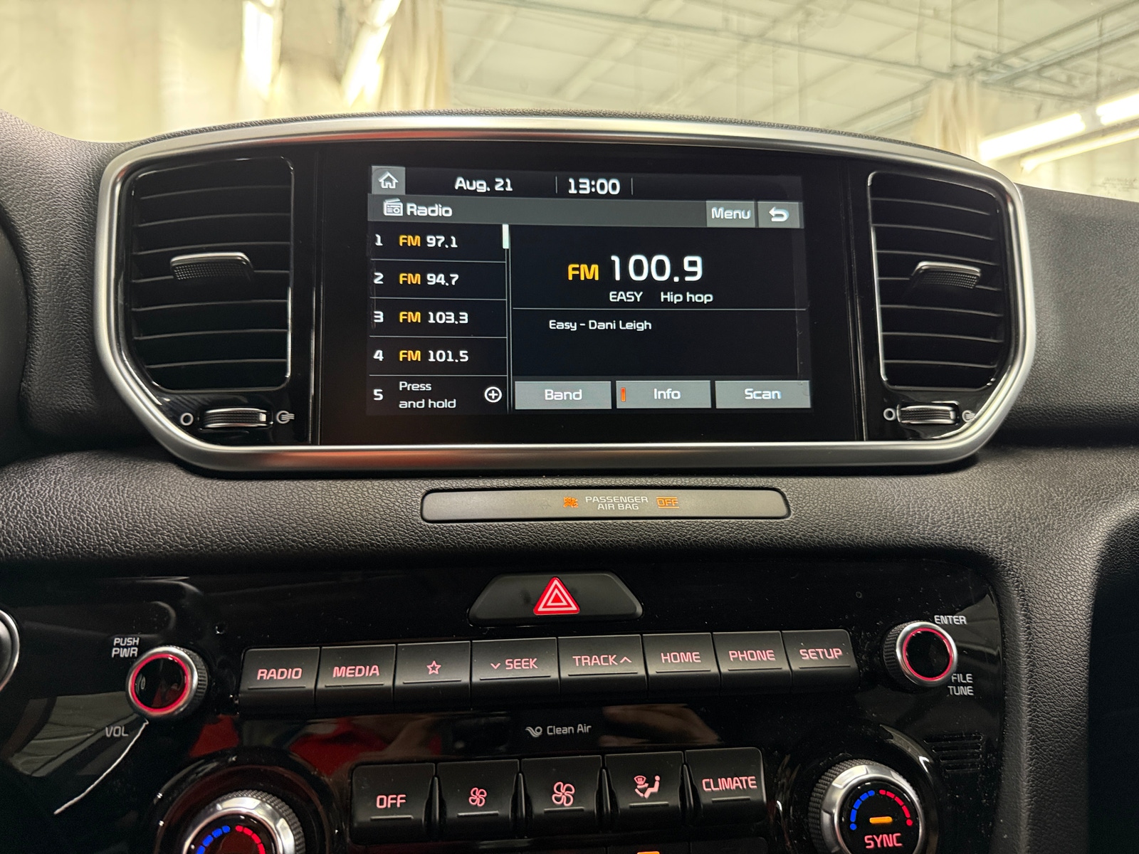 Thumbnail: 2020 Kia Sportage - 3