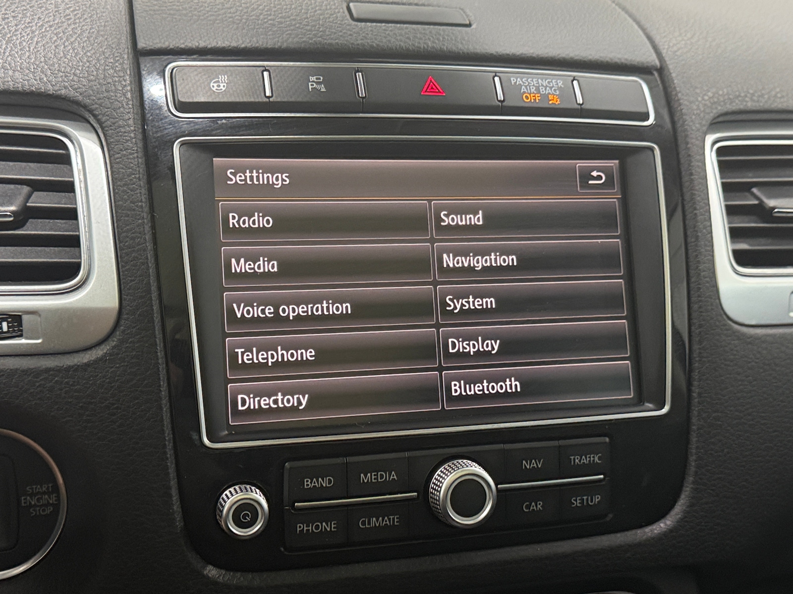 Thumbnail: 2016 Volkswagen Touareg - 4