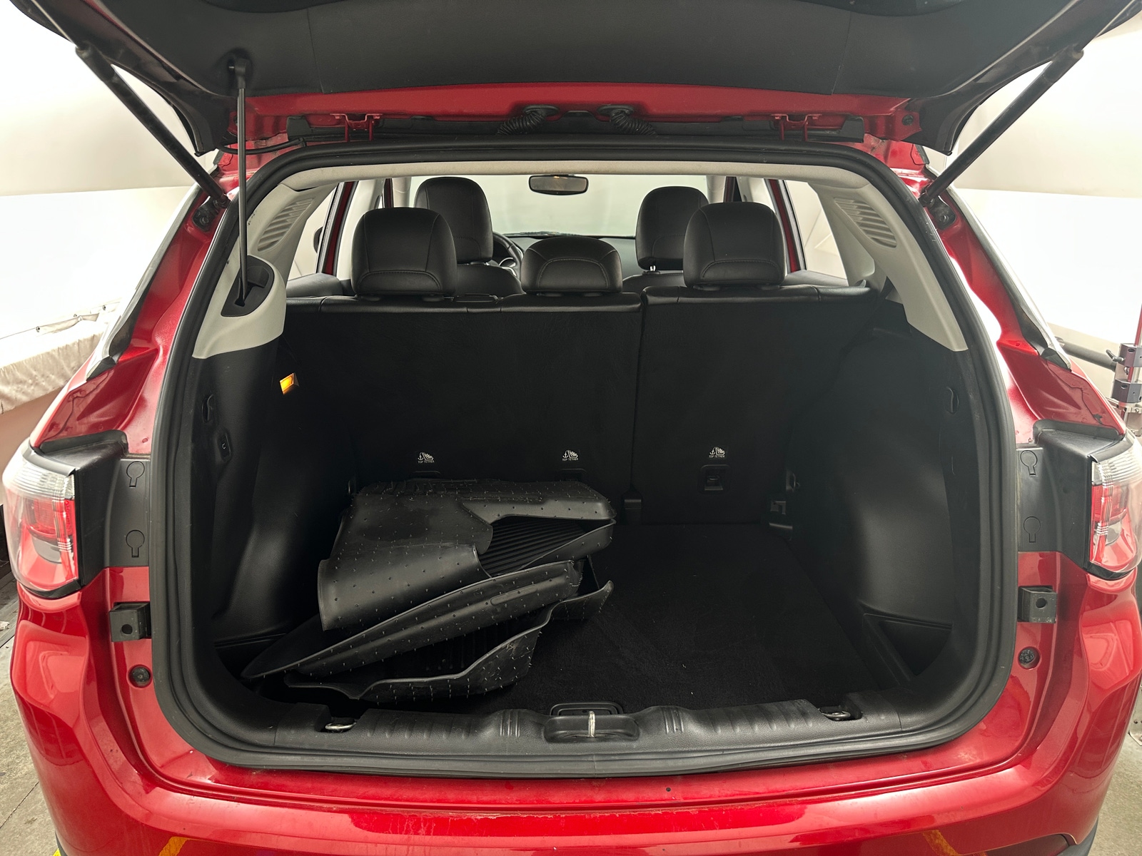 Thumbnail: 2018 Jeep Compass - 6
