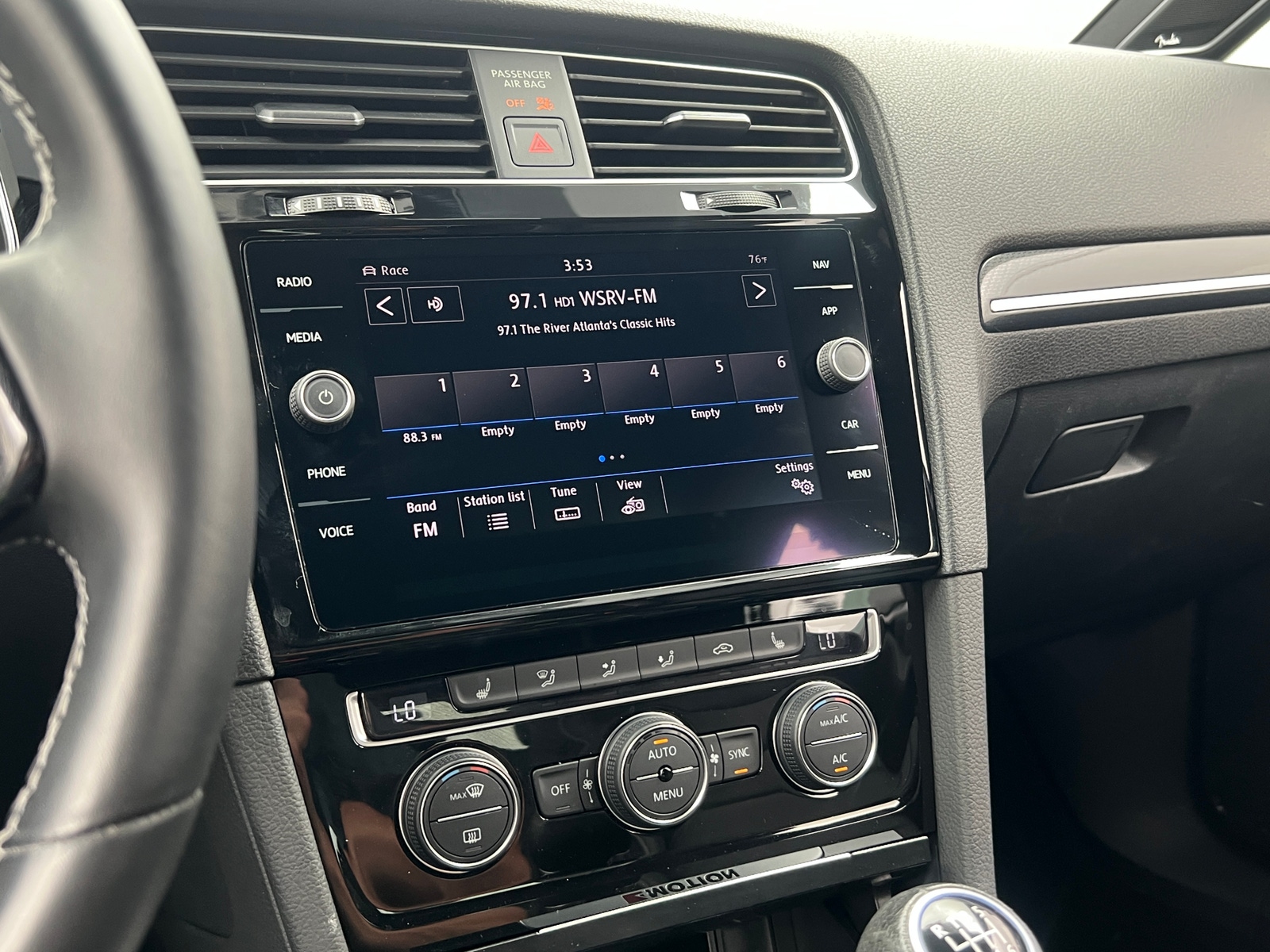 Thumbnail: 2019 Volkswagen Golf - 3